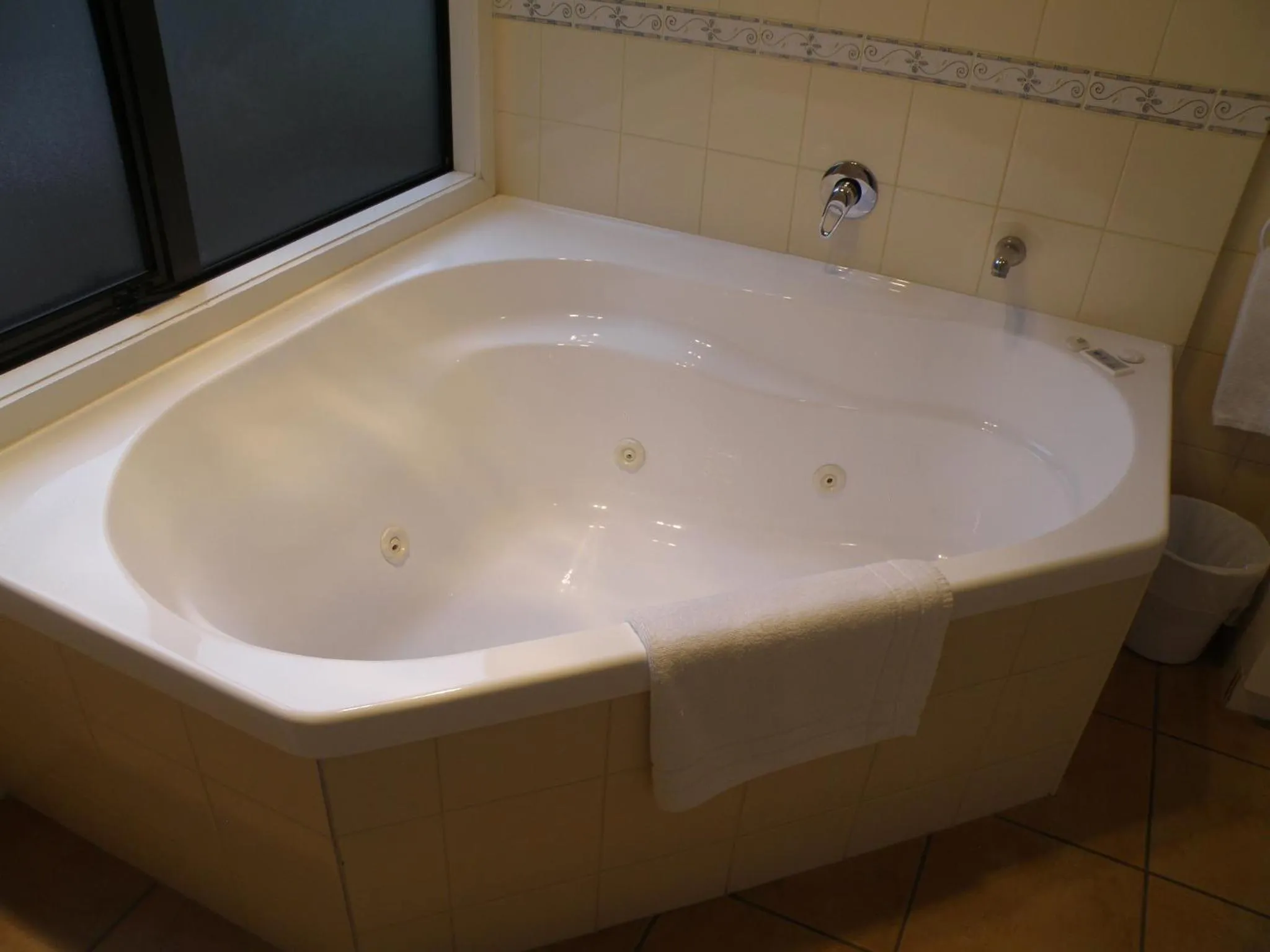 Bathroom in Stadium Motel