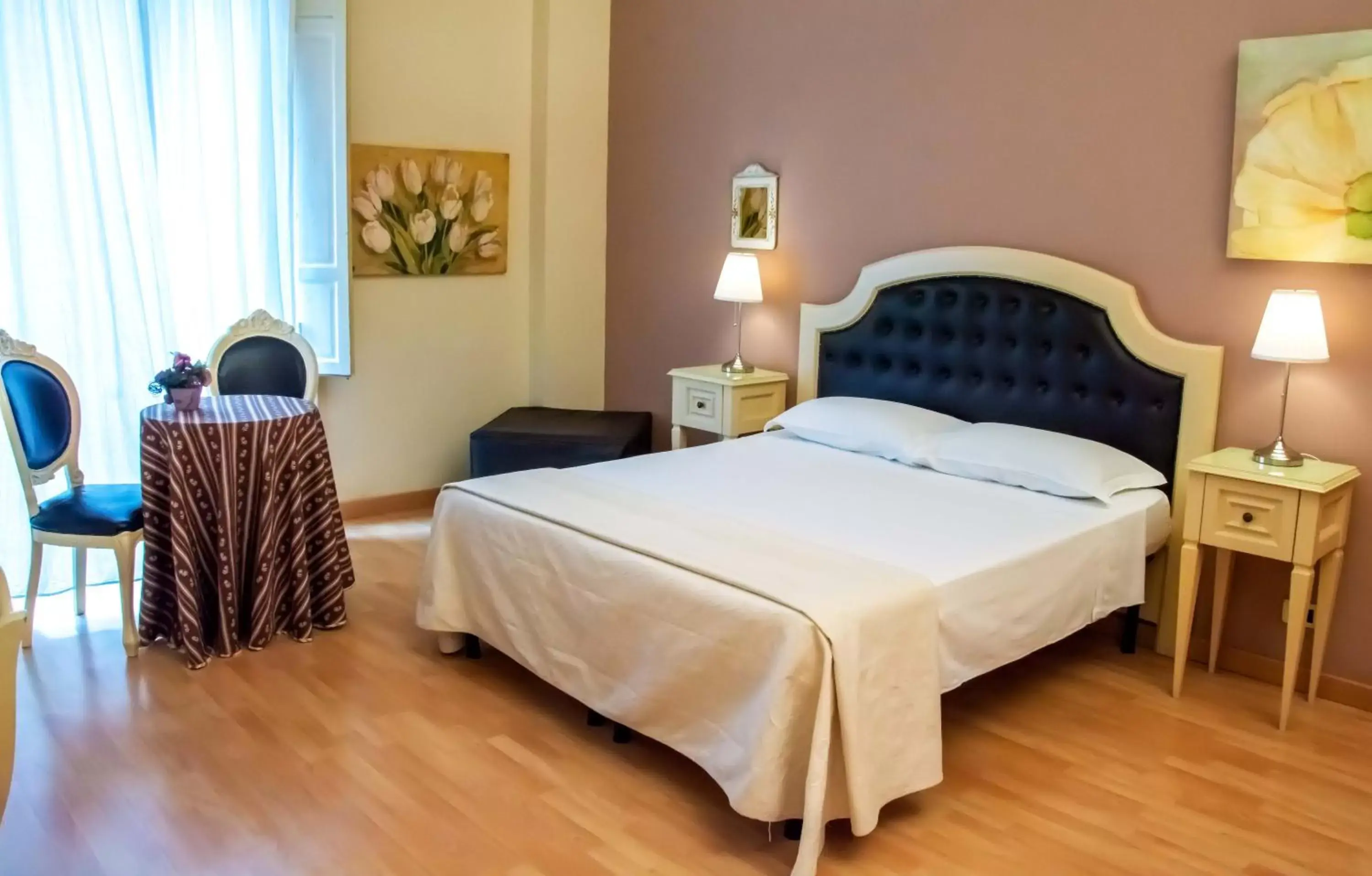 Photo of the whole room, Bed in La Collegiata Guest House