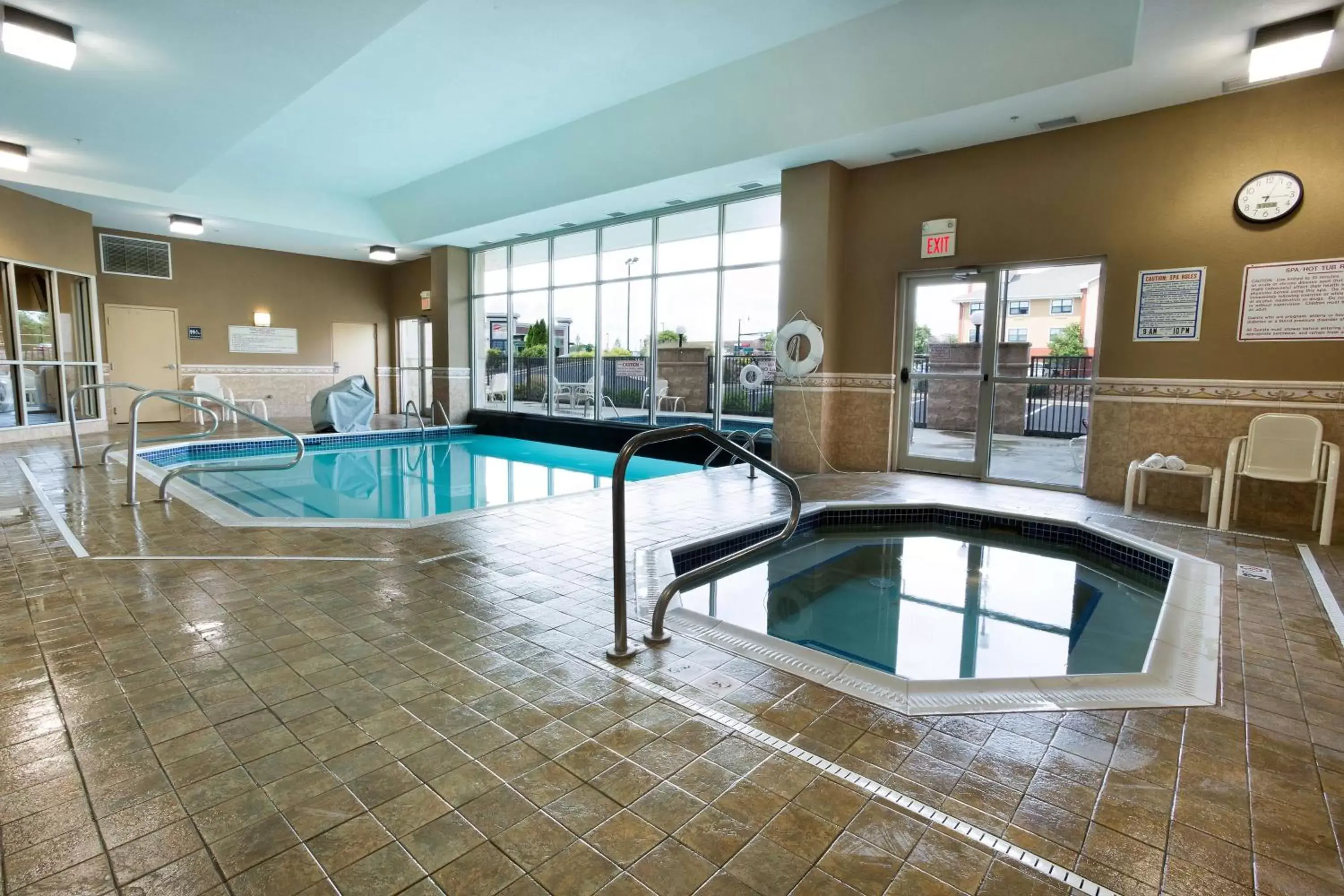Activities, Swimming Pool in Drury Inn & Suites Dayton North