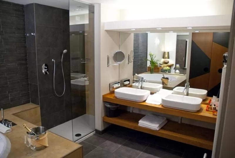 Bathroom in Admiral Park Hotel by Falco D'Oro Hotels