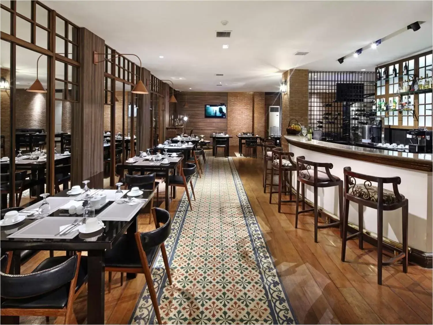 Restaurant/Places to Eat in Manila Lotus Hotel