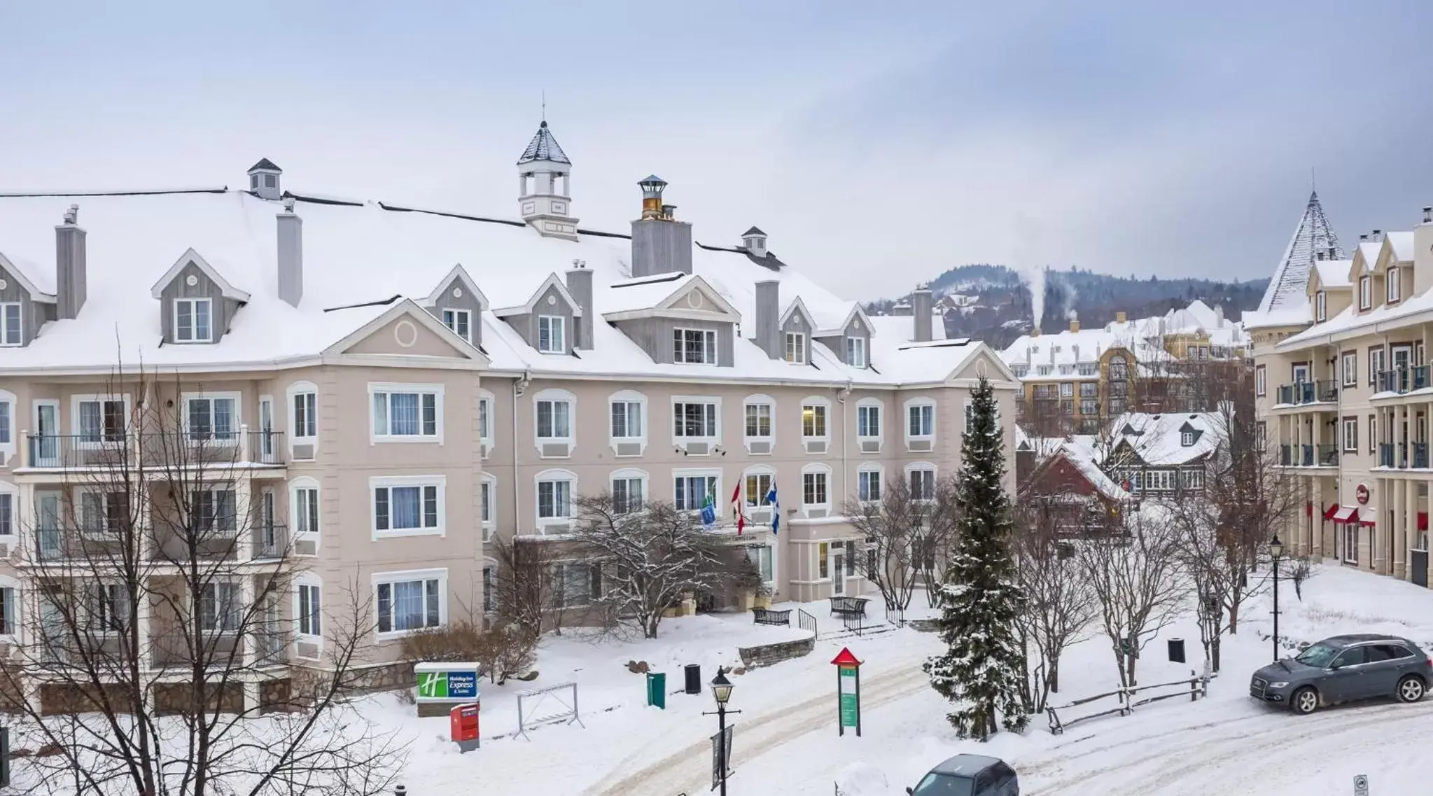 Property building, Winter in Holiday Inn Express & Suites Tremblant, an IHG Hotel