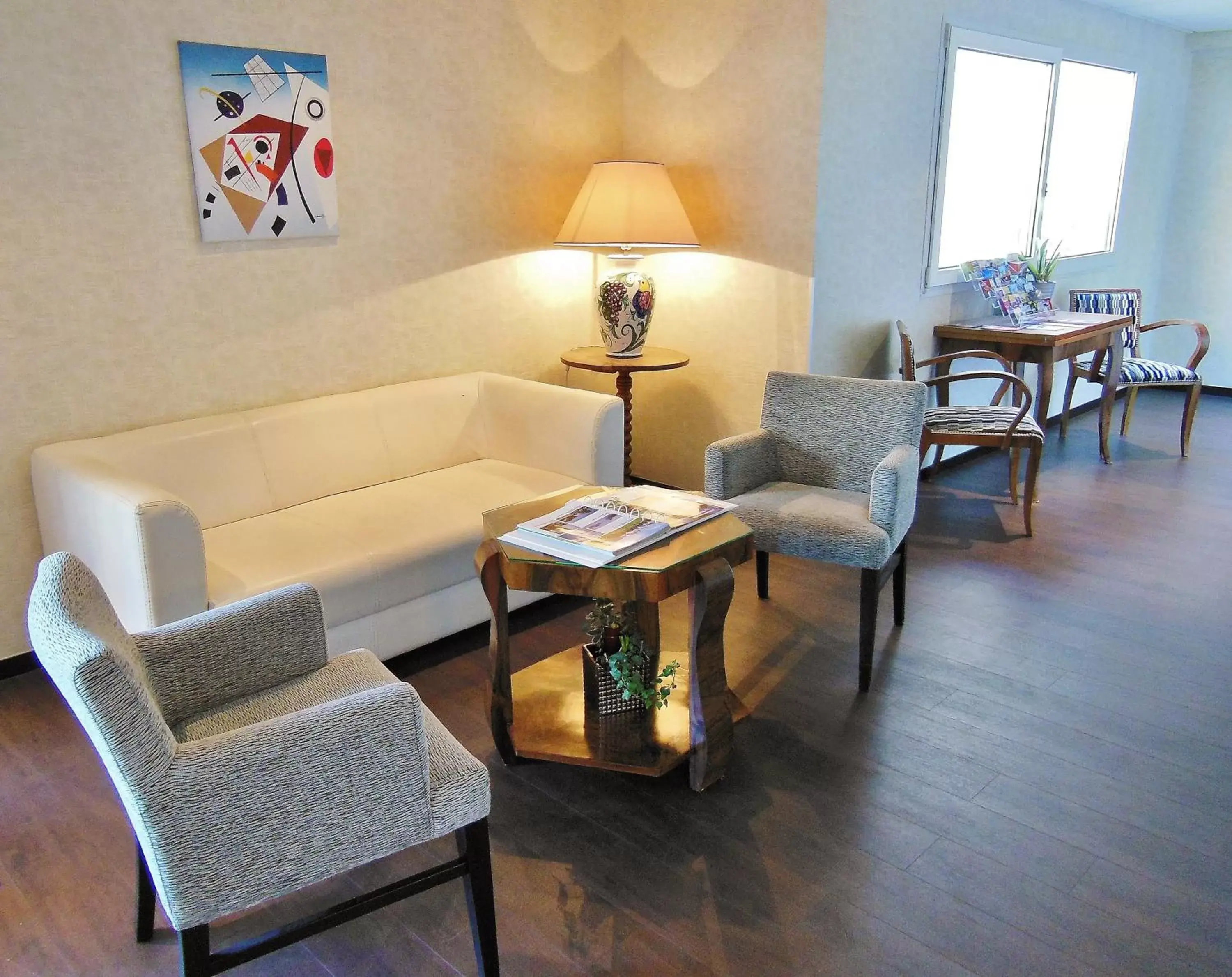 Lobby or reception, Seating Area in The Originals City, Hotel Otelinn, Caen (Inter-Hotel)