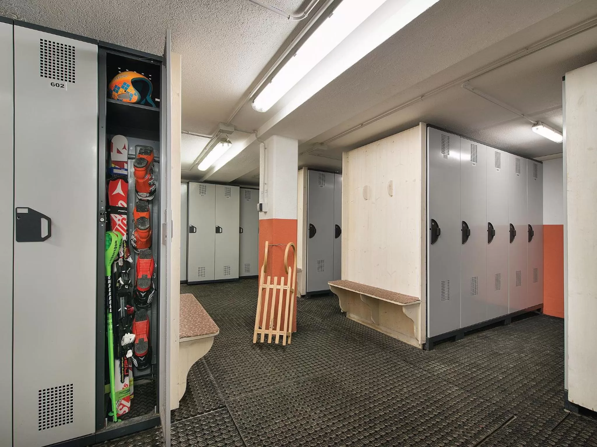 Skiing in Residence Club Ponte Di Legno