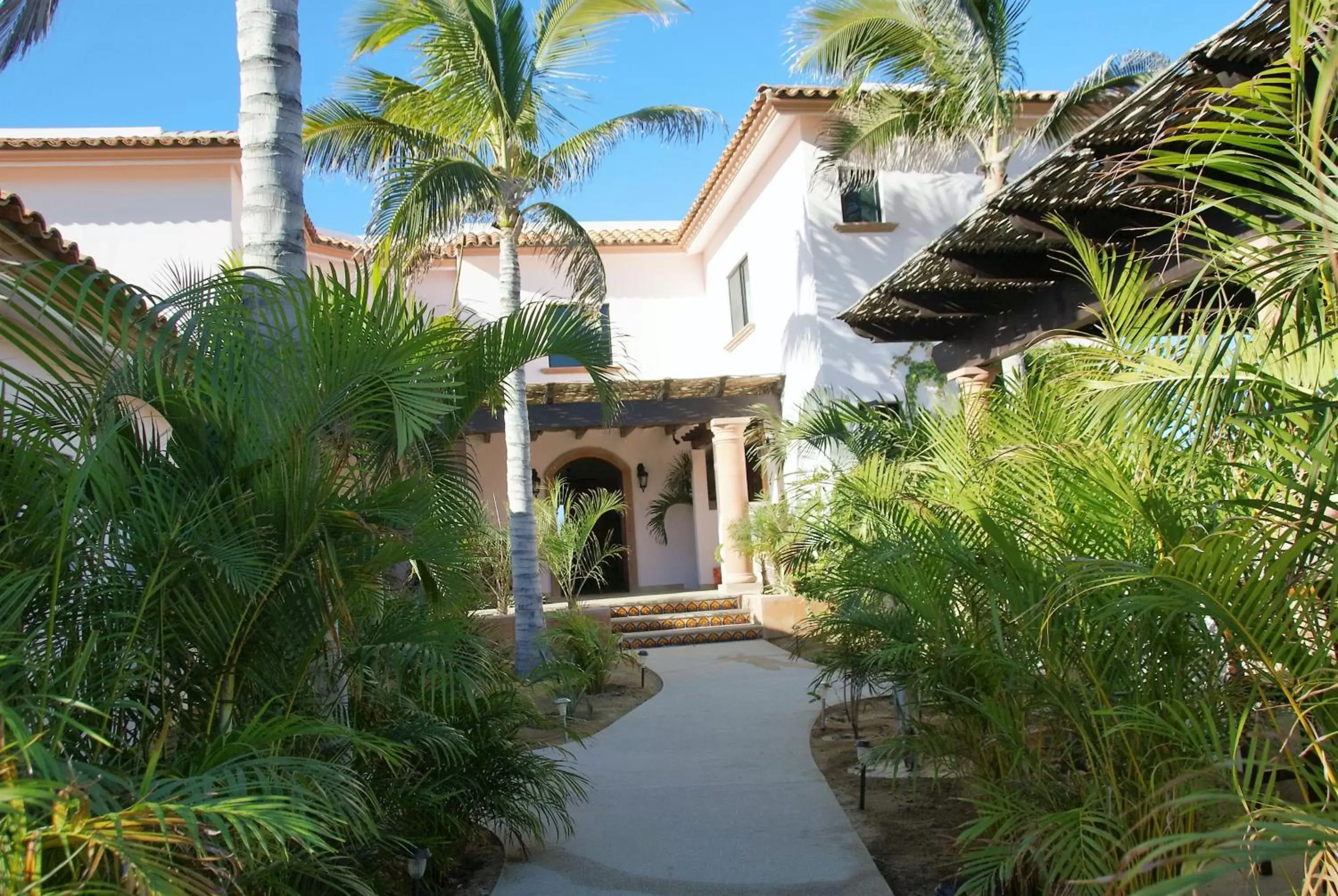 Facade/entrance, Property Building in Cerritos Beach Inn