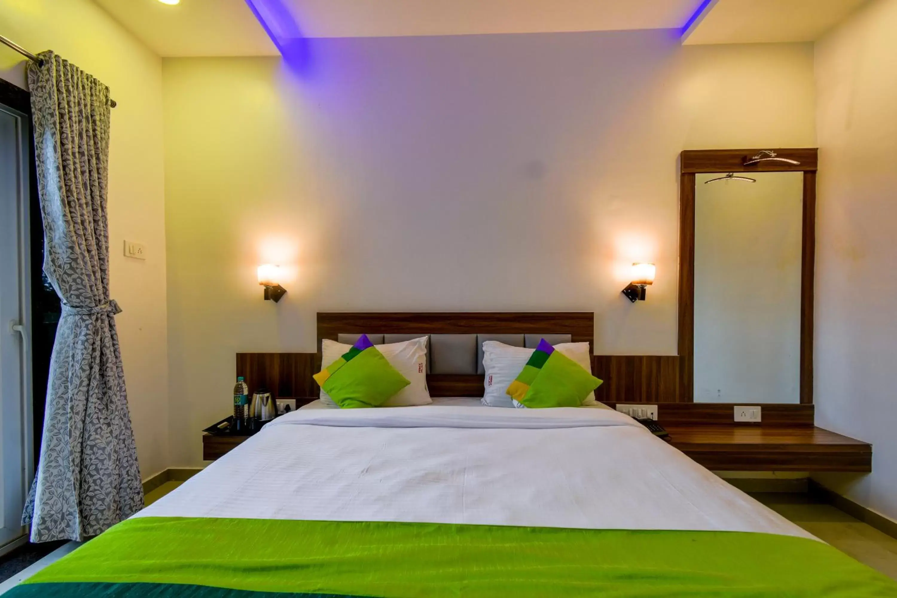 Bedroom, Bed in Treebo Prince Palace Bedroom, Bed in Treebo Prince Palace