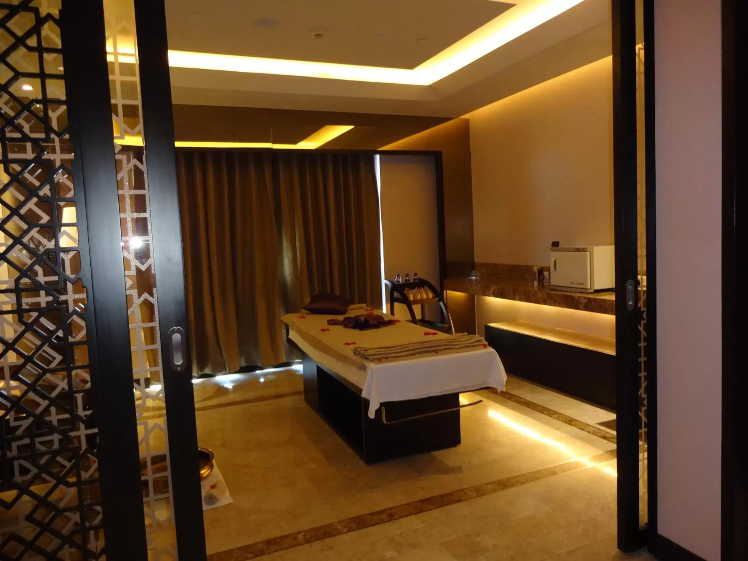 Massage, Bathroom in Radisson Blu Coimbatore