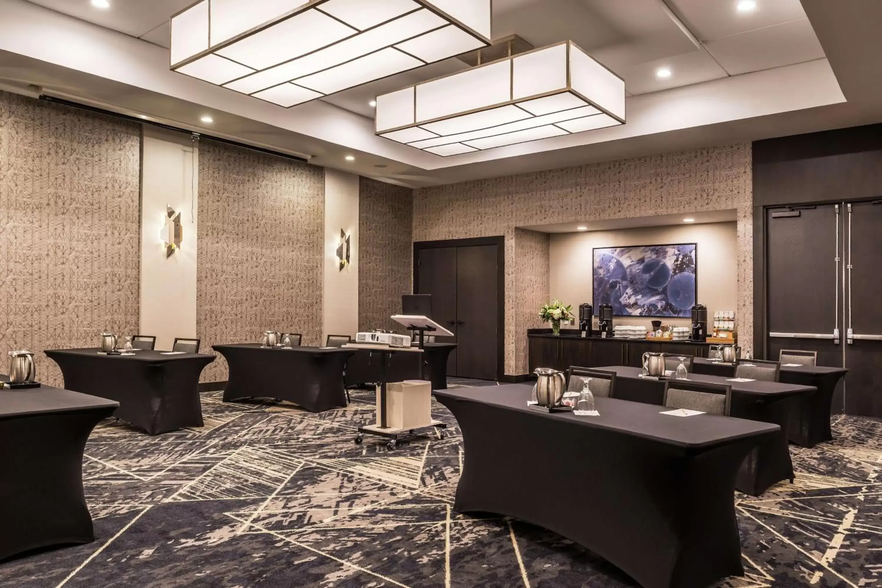 Meeting/conference room, Restaurant/Places to Eat in Doubletree By Hilton Lafayette East