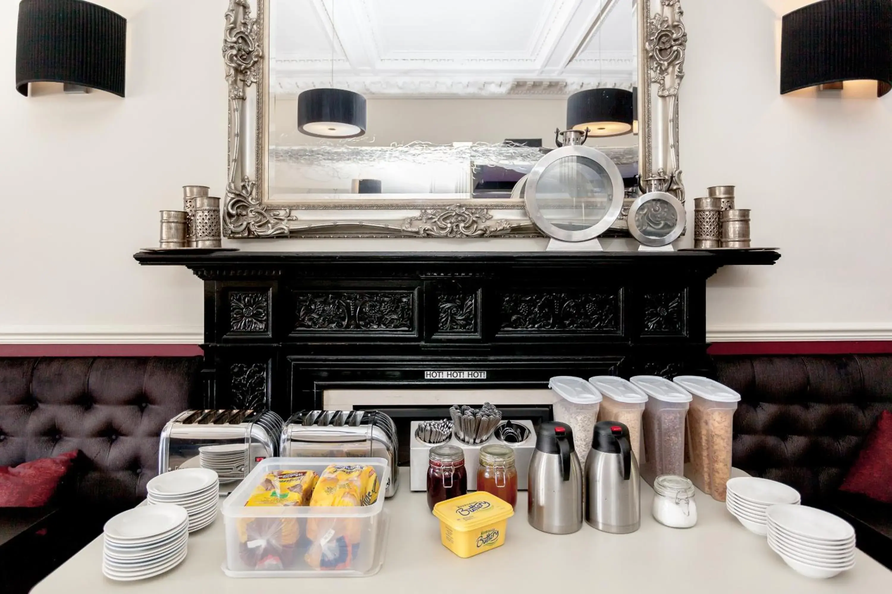 Breakfast, Kitchen/Kitchenette in West End Hotel