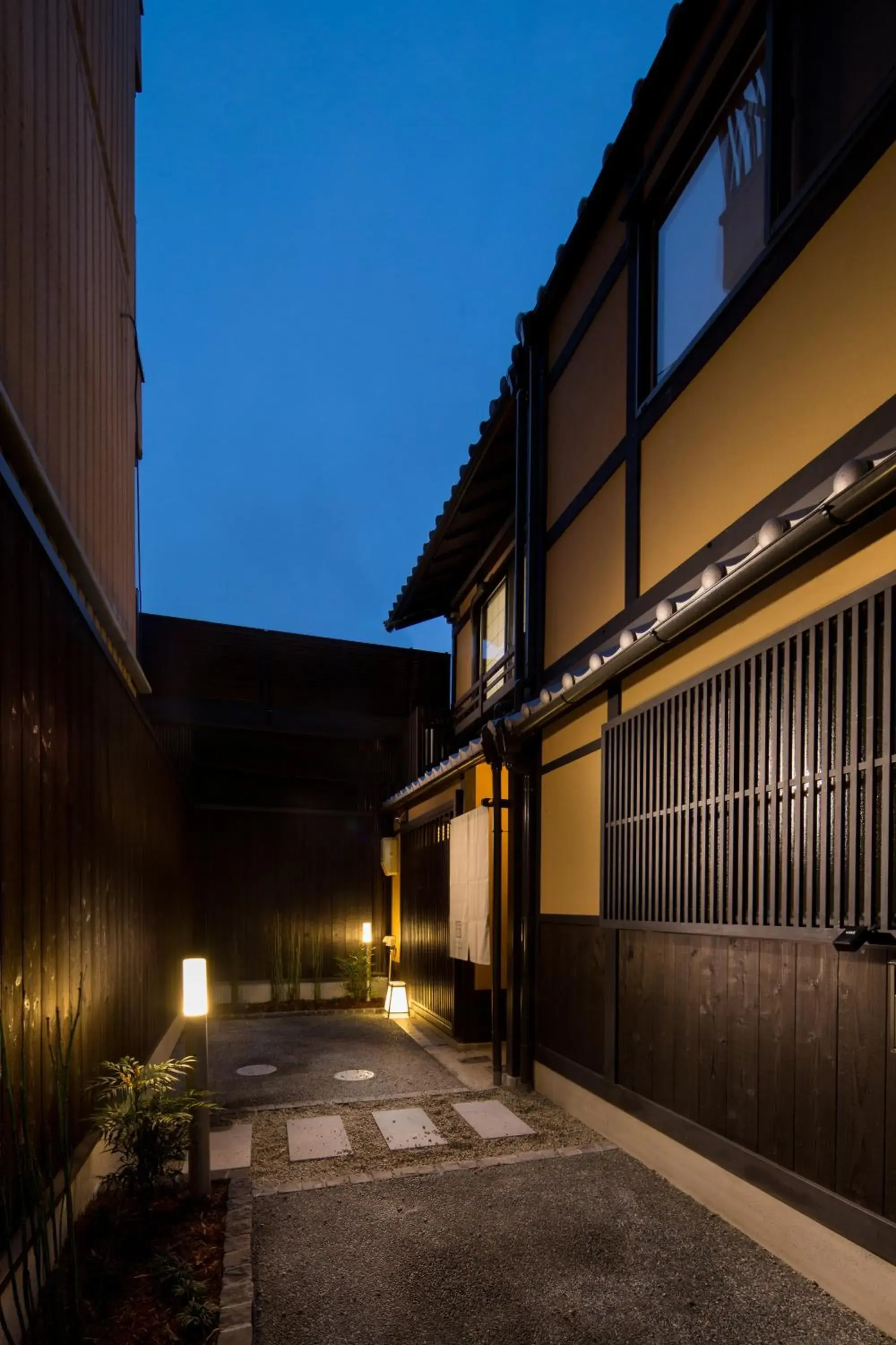 Facade/entrance, Property Building in Tsumugi Matsubara Sakaimachi