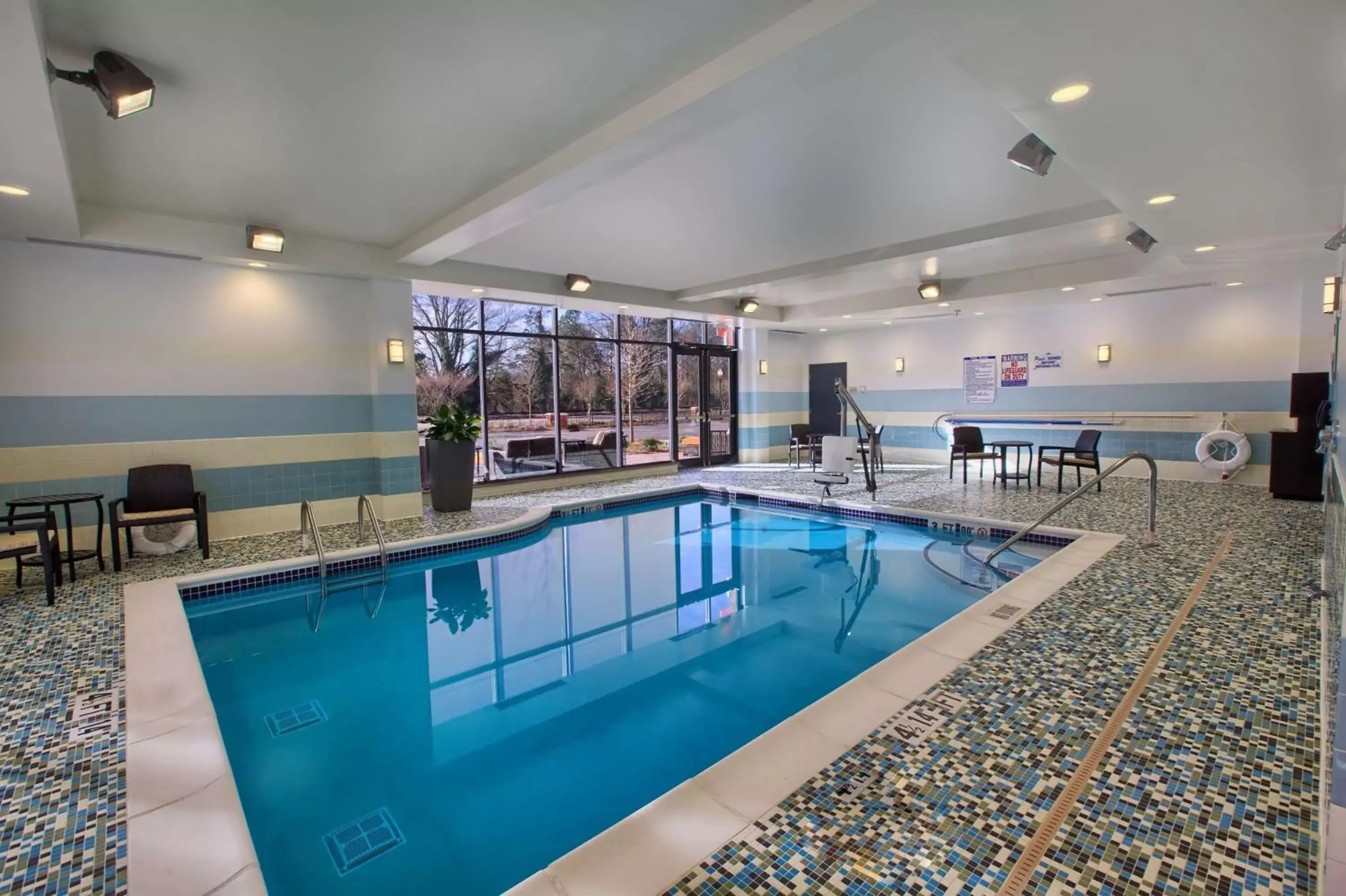 Pool view, Swimming Pool in Hilton Garden Inn Durham-University Medical Center