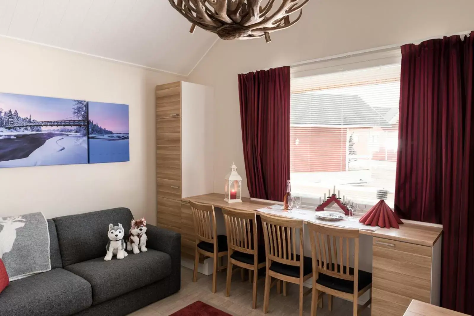 Photo of the whole room in Santa Claus Holiday Village Photo of the whole room in Santa Claus Holiday Village