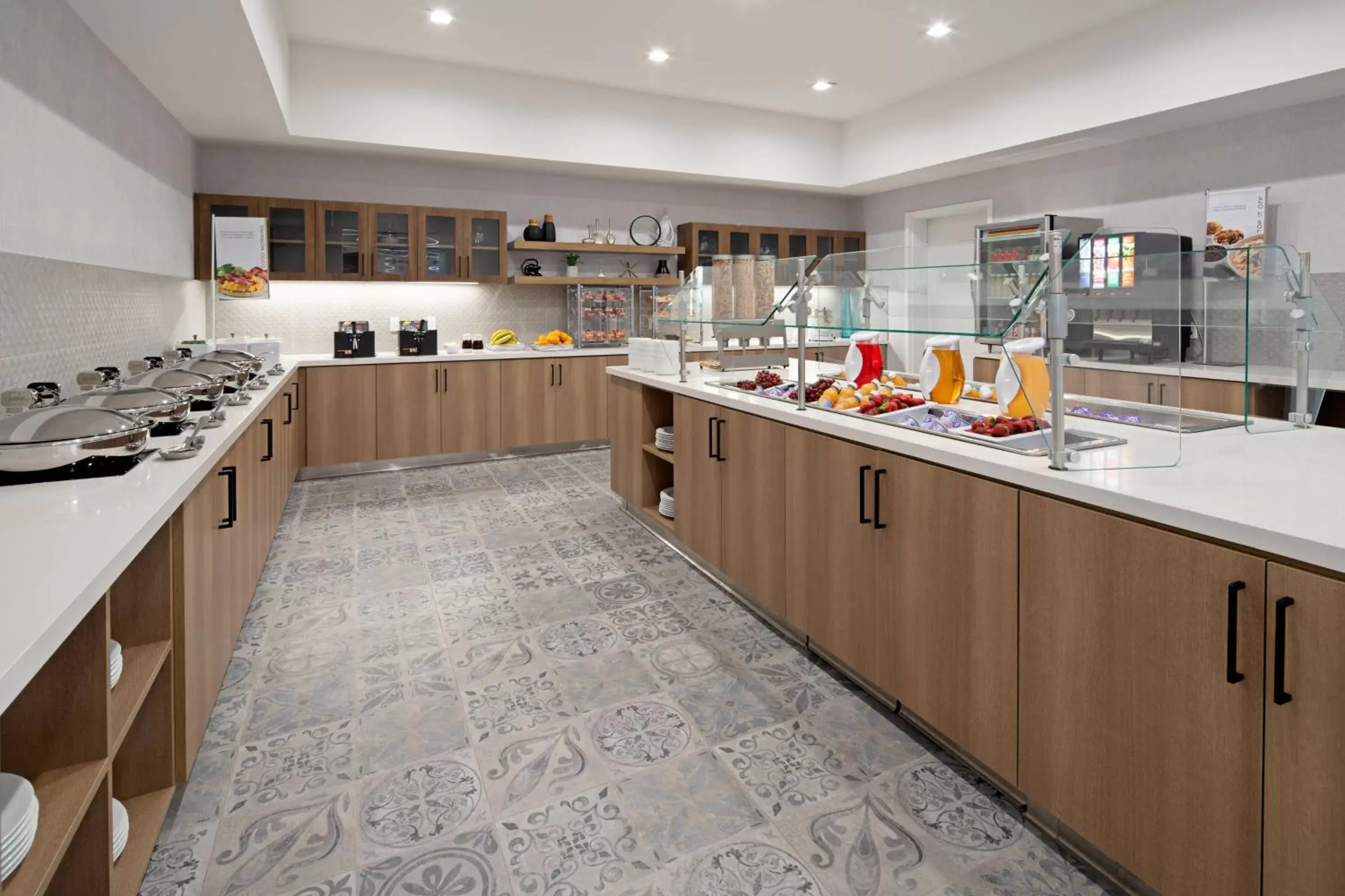 Breakfast, Kitchen/Kitchenette in Residence Inn by Marriott Valencia