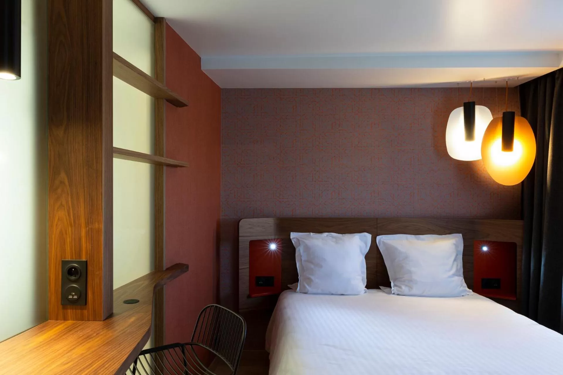 Bed in Oceania Paris Porte De Versailles