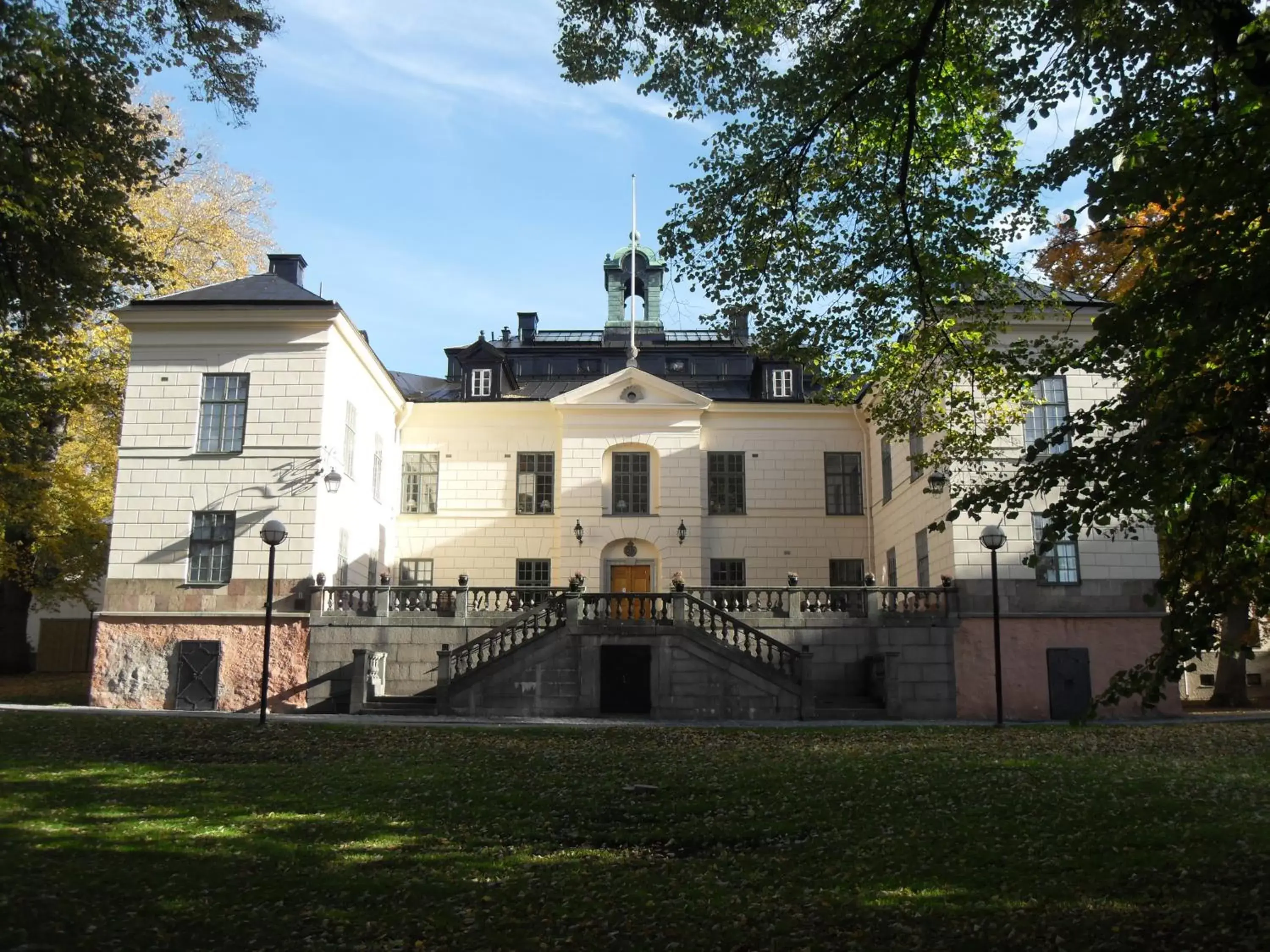 Facade/entrance, Property Building in Näsby Slott