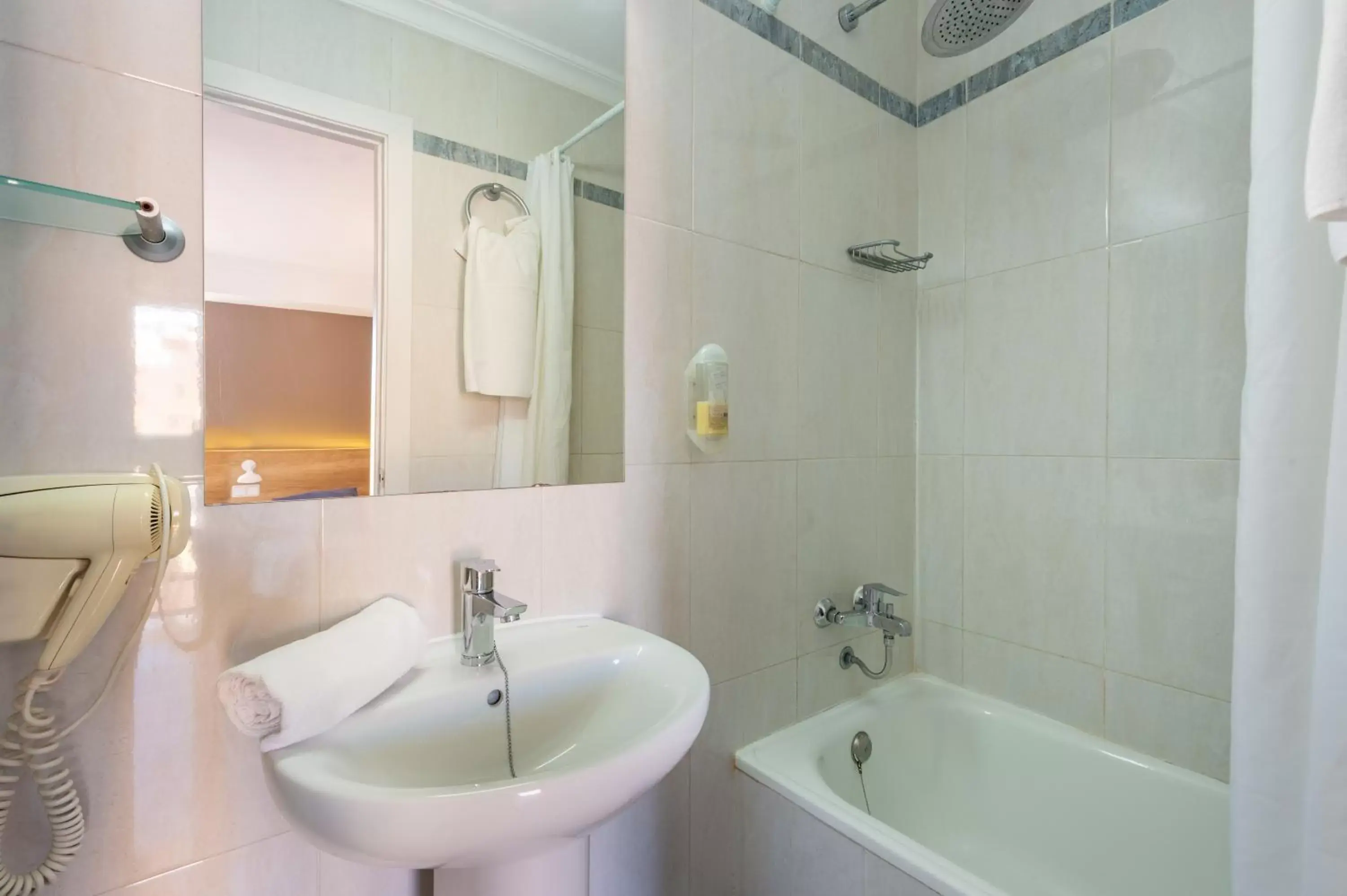Bathroom in Hotel Vibra Marítimo
