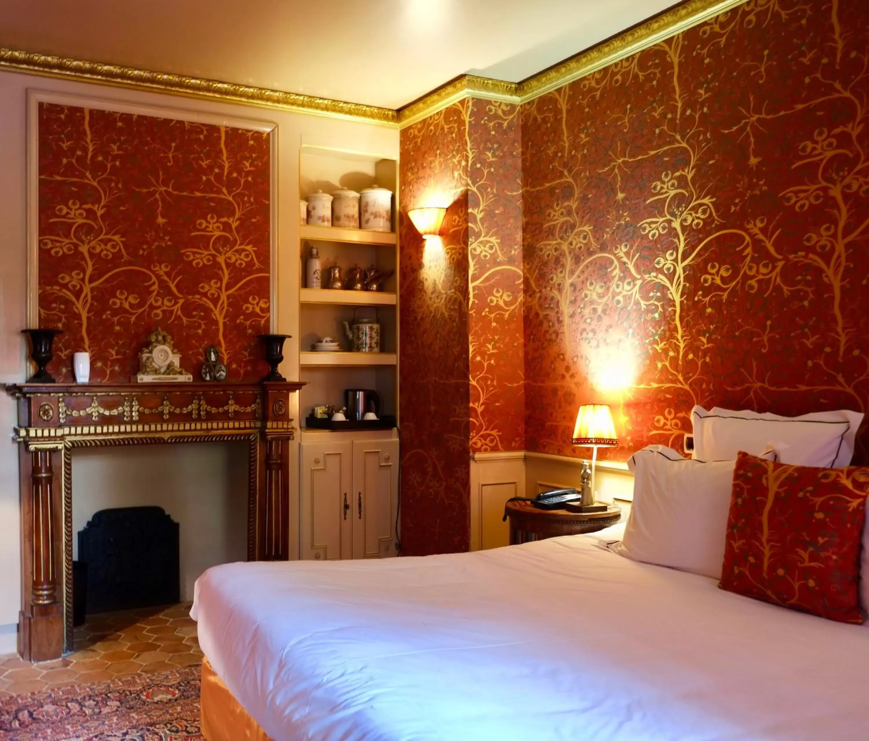 Photo of the whole room, Bed in Domaine Saint Clair - Le Donjon