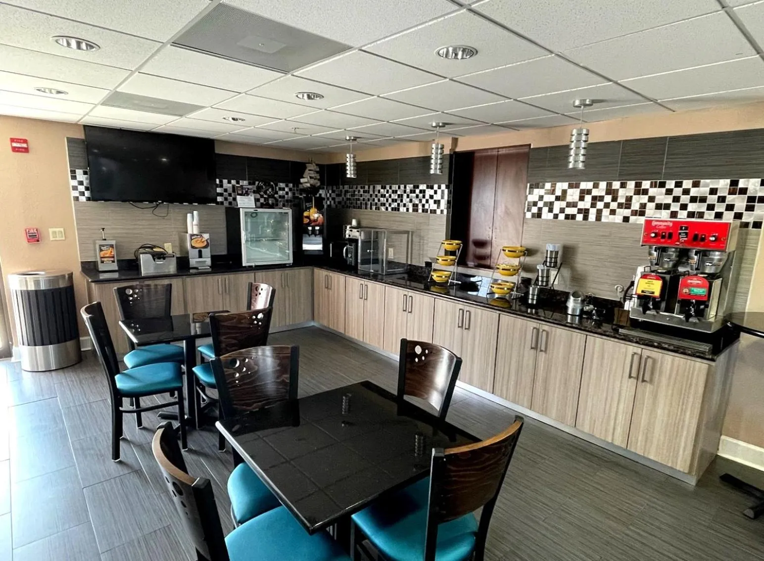 Breakfast in Days Inn & Suites by Wyndham Sam Houston Tollway