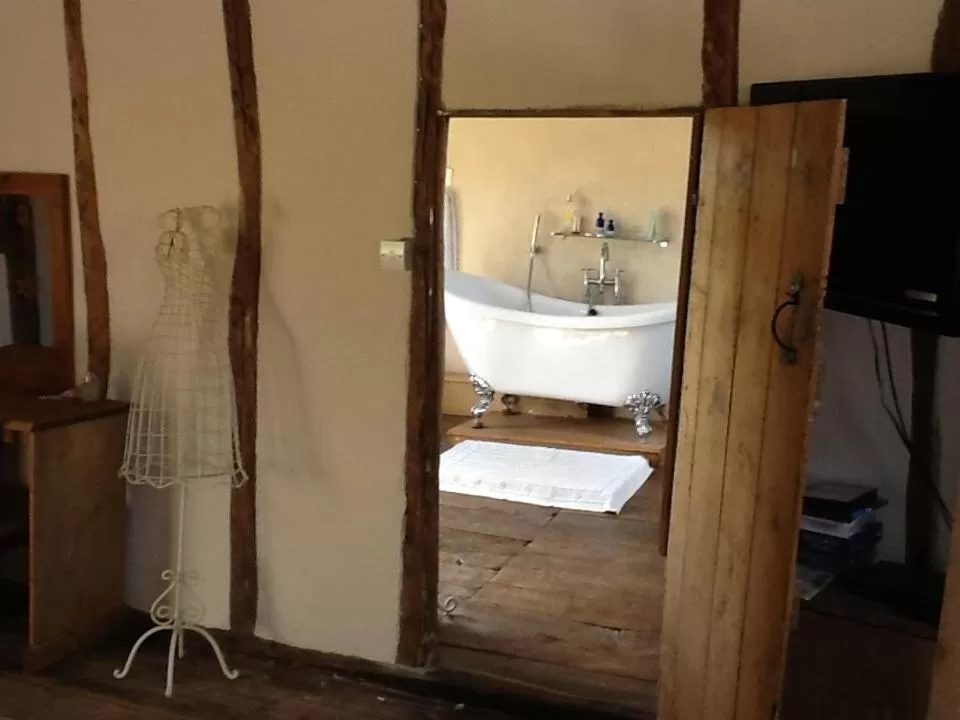 Bathroom in Valley Farmhouse B&B
