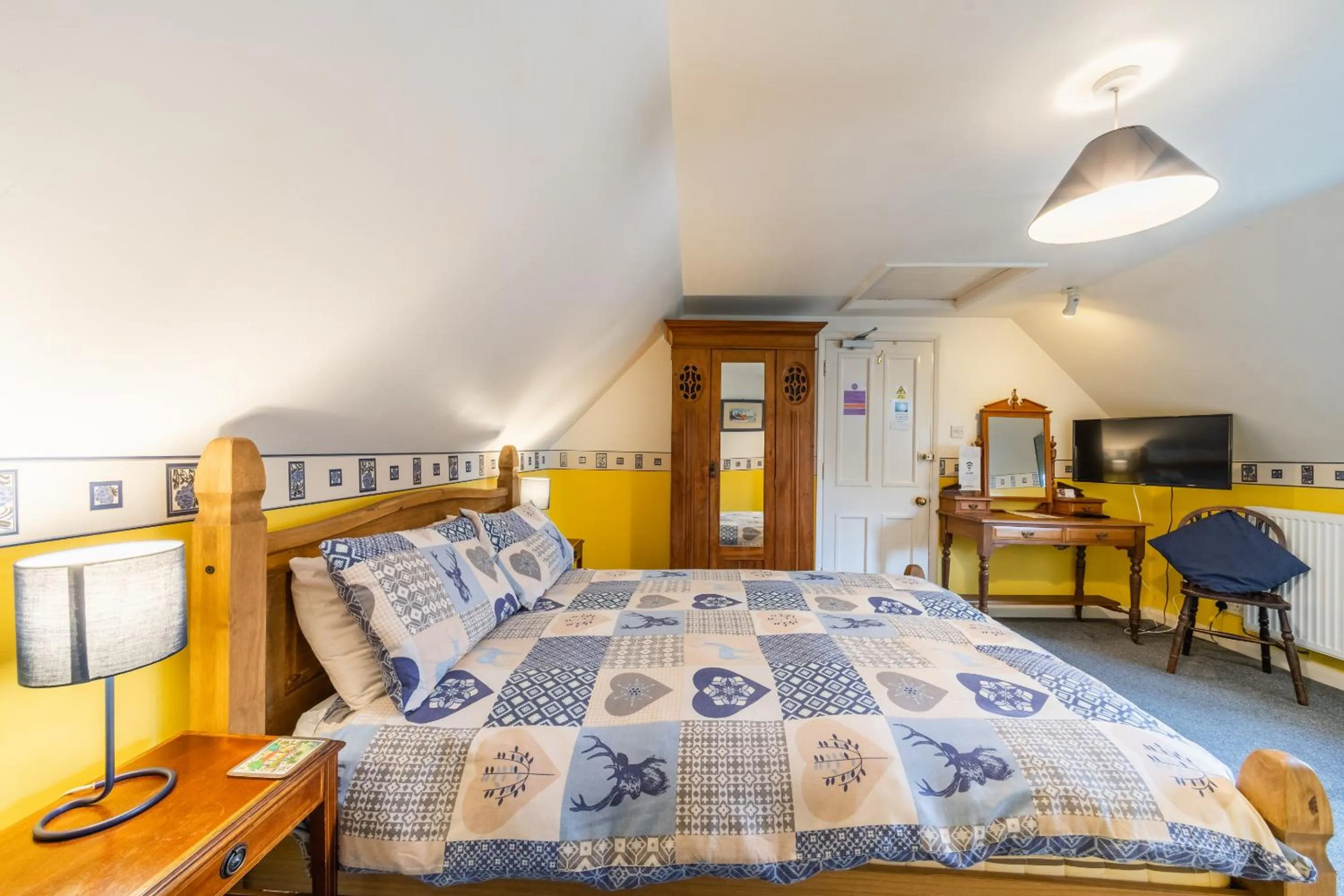 Bedroom, Bed in Yallands Farmhouse