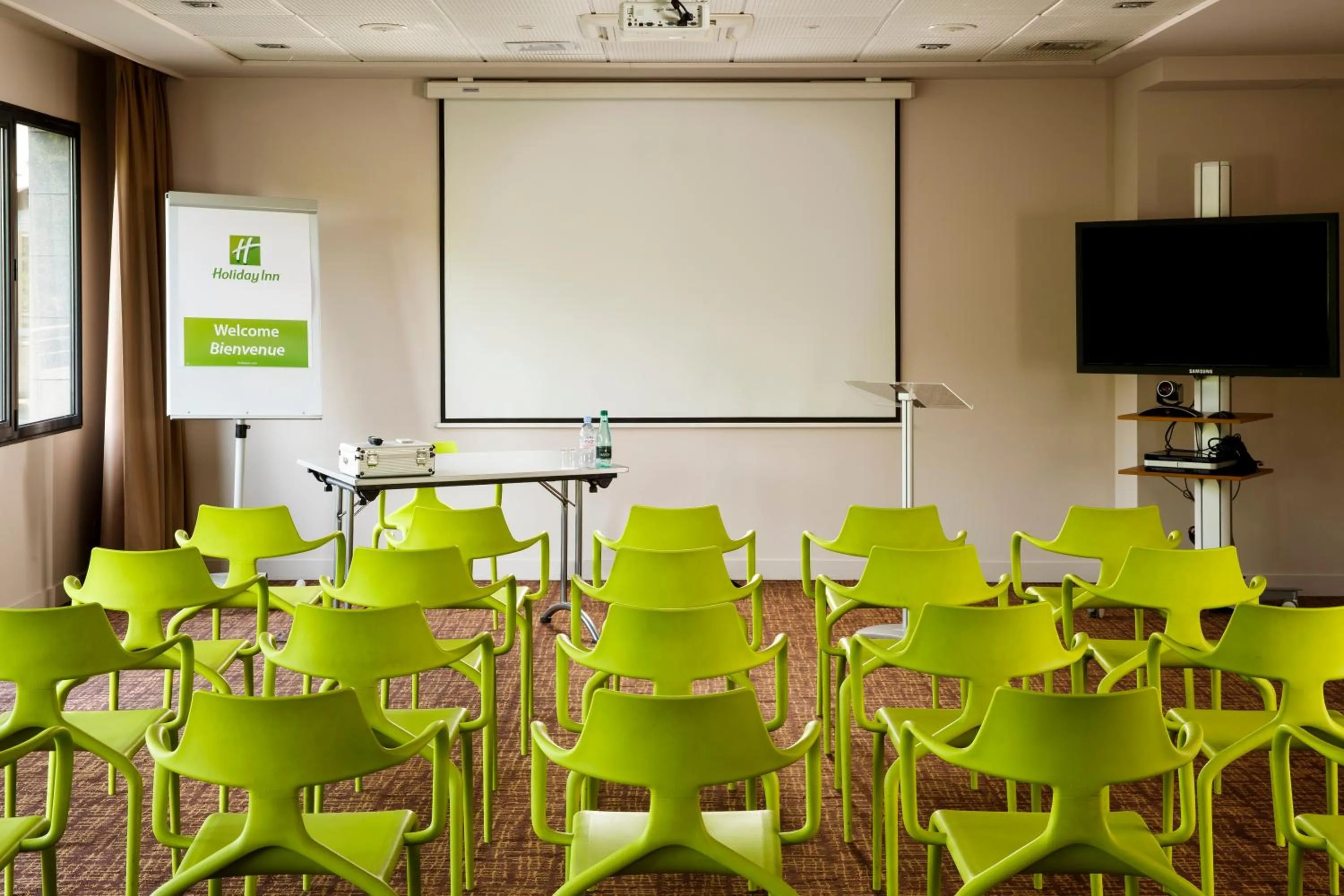 Meeting/conference room in Holiday Inn Lyon Vaise by IHG