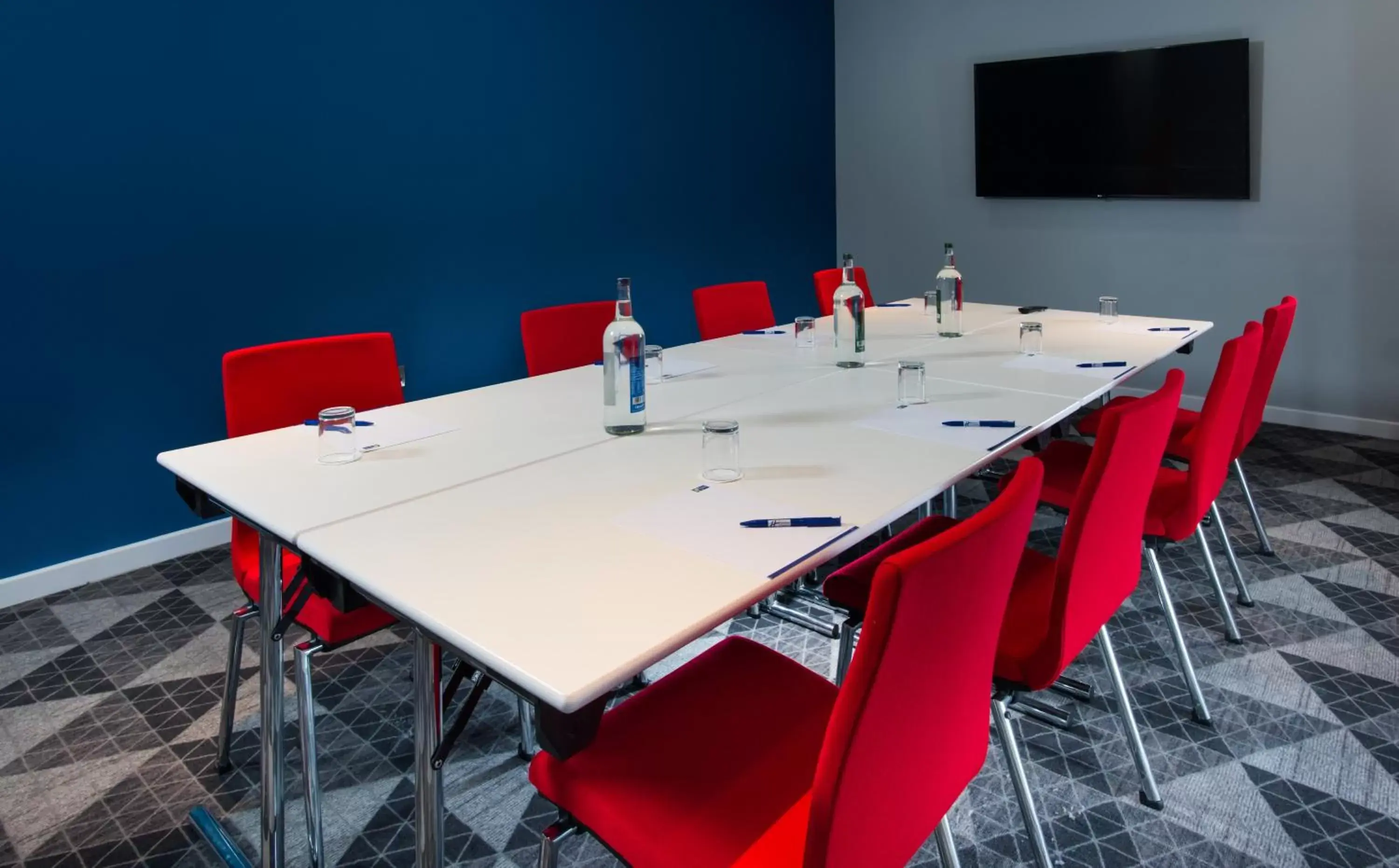 Meeting/conference room in Holiday Inn Express Portsmouth – North, an IHG Hotel