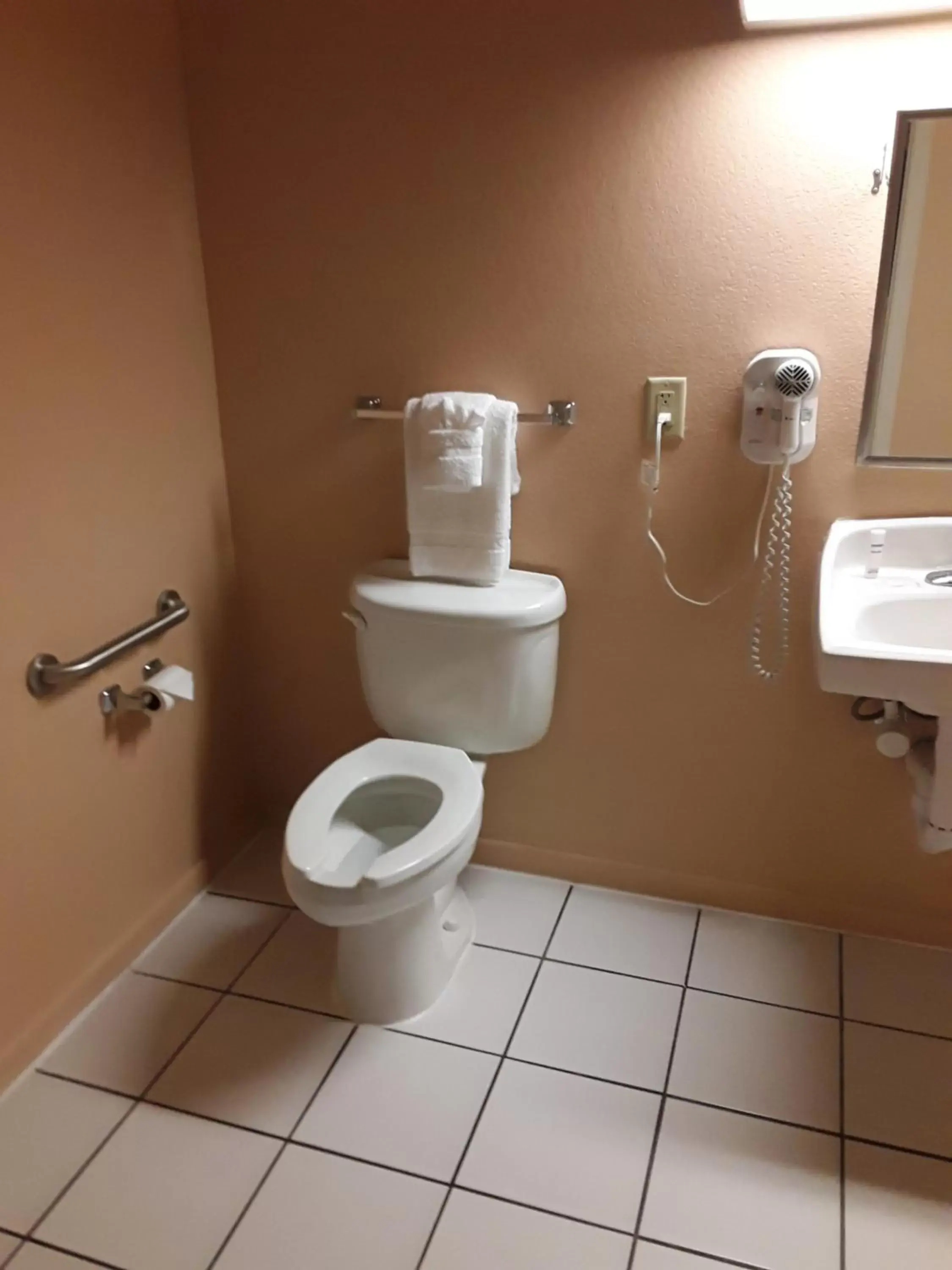 Bathroom in Italy Inn