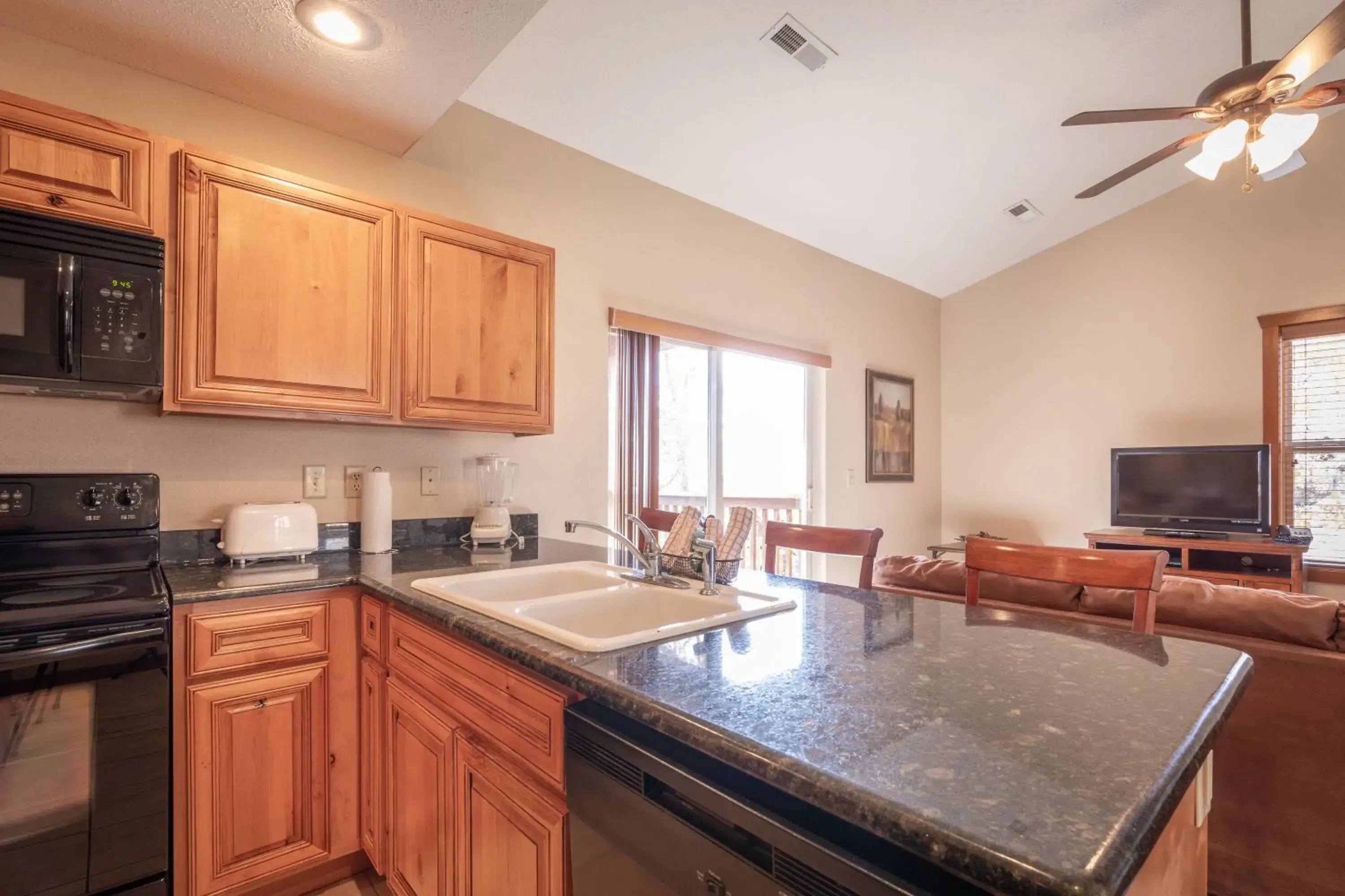 Kitchen or kitchenette, Kitchen/Kitchenette in The Lodges at Table Rock by Capital Vacations