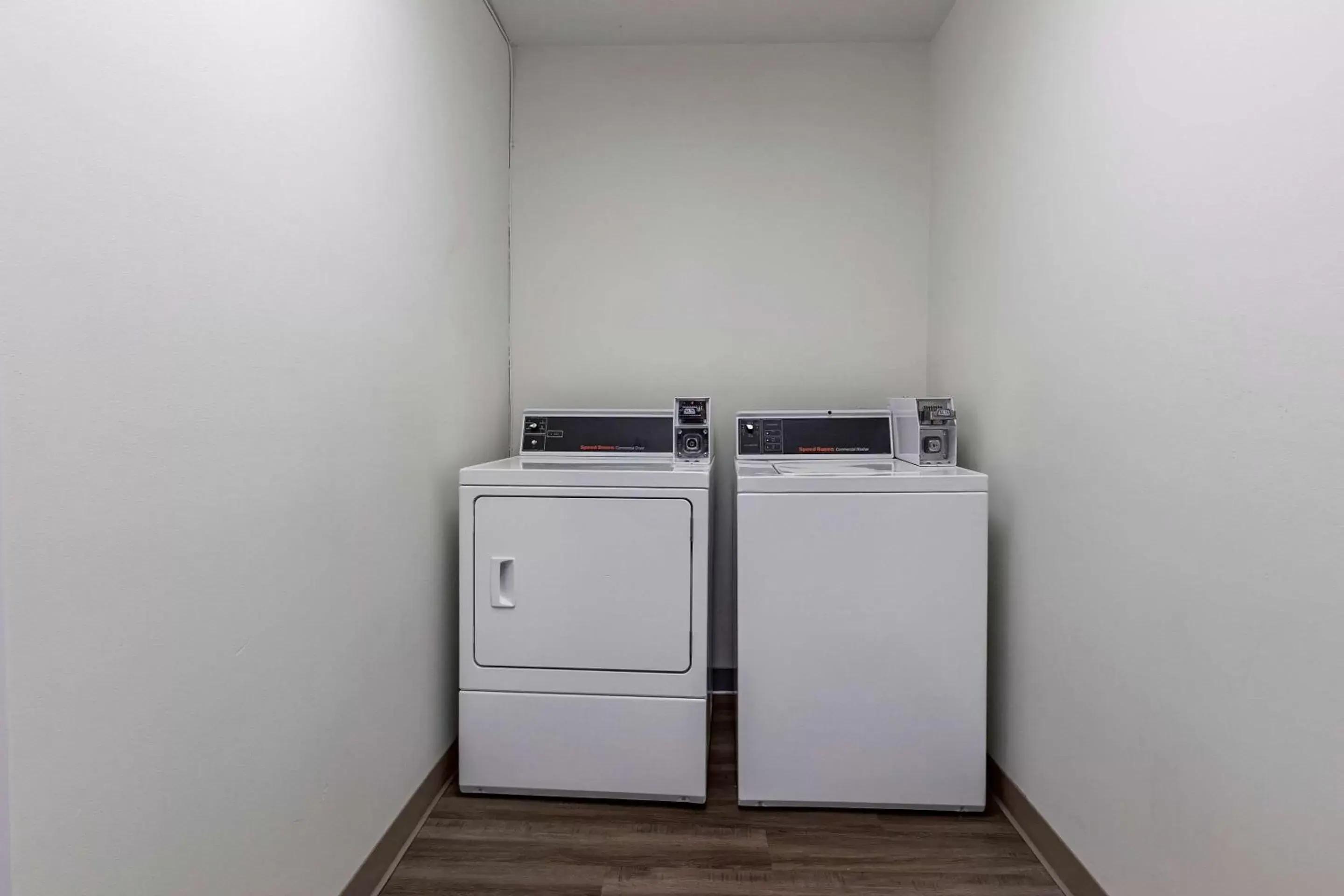 laundry, Kitchen/Kitchenette in Sleep Inn & Suites