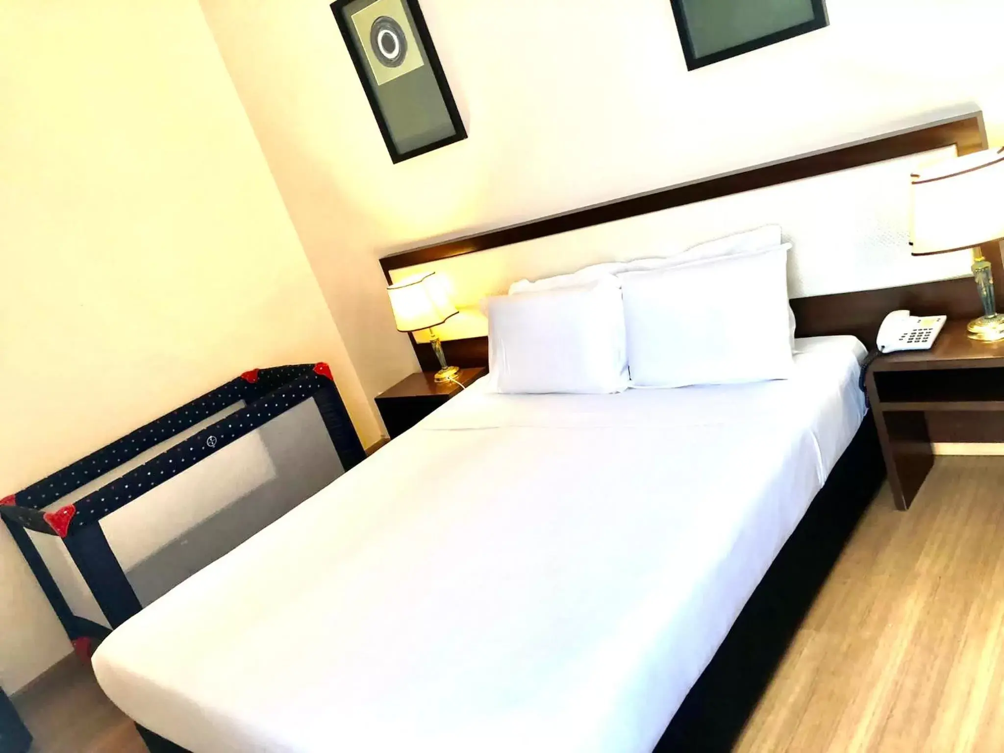 Bed in Hotel Excelsior