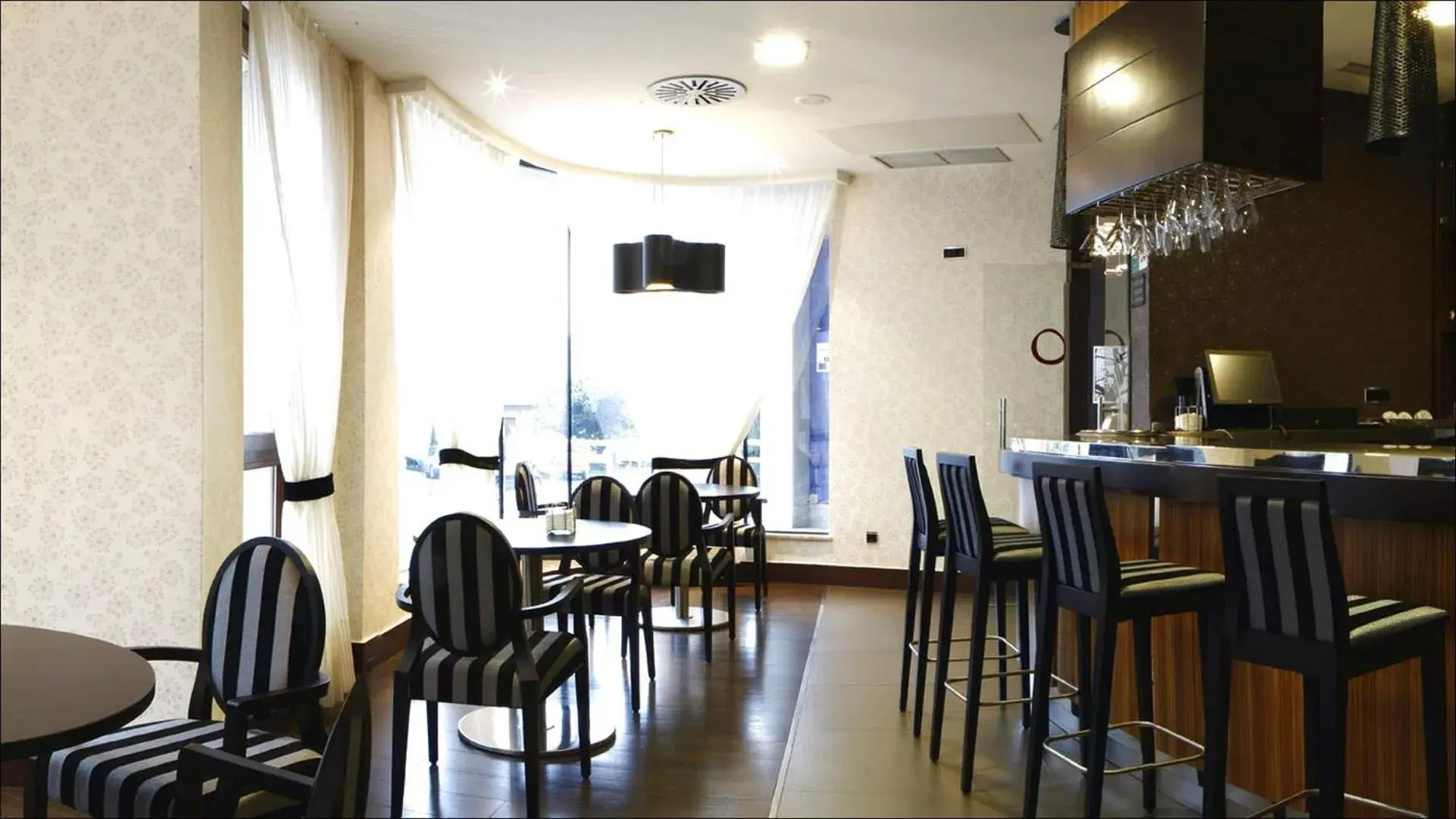 Lounge or bar in Blanco Hotel Spa Lounge or bar in Blanco Hotel Spa