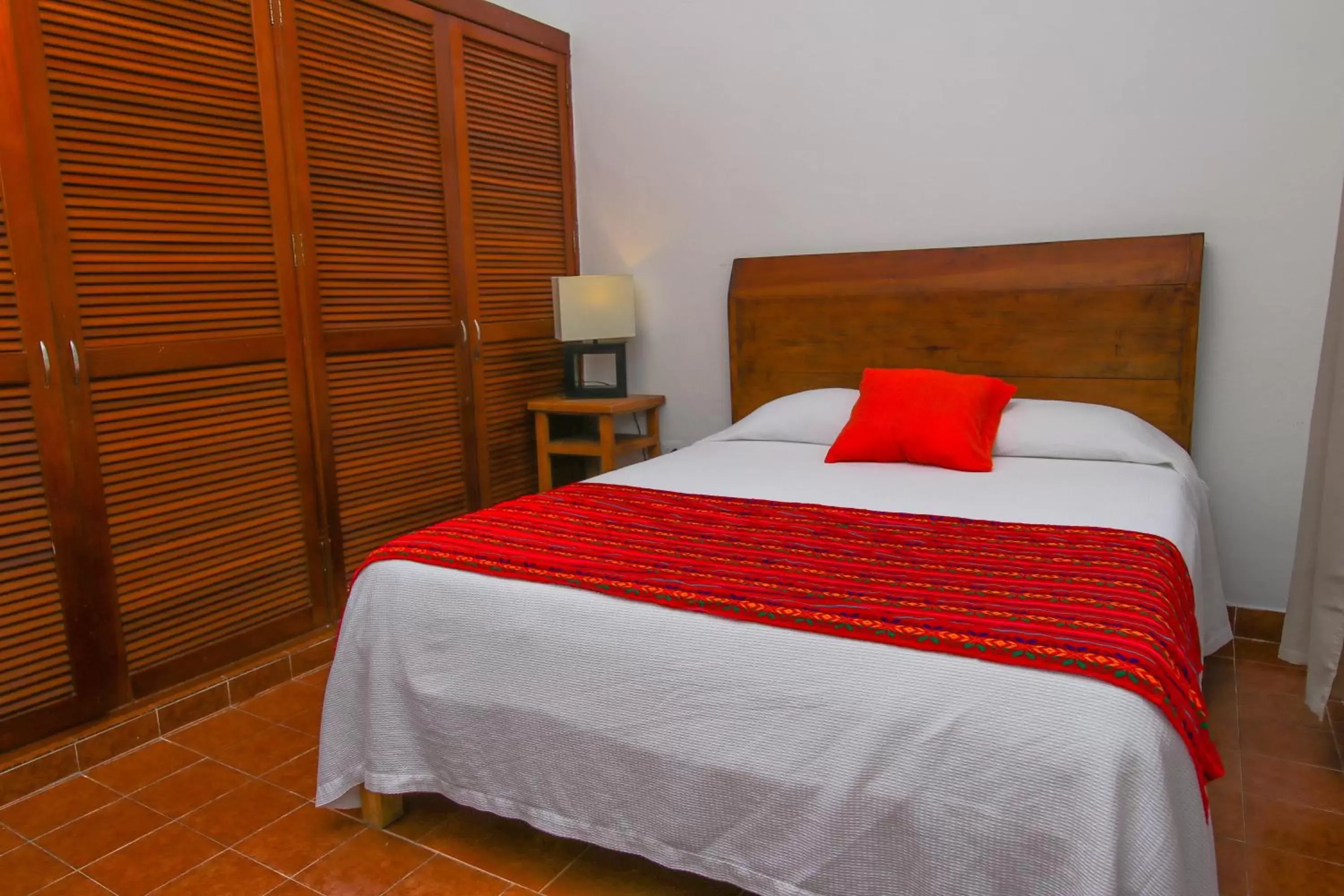 Photo of the whole room, Bed in Hotel Villas Colibrí Suites & Bungalows