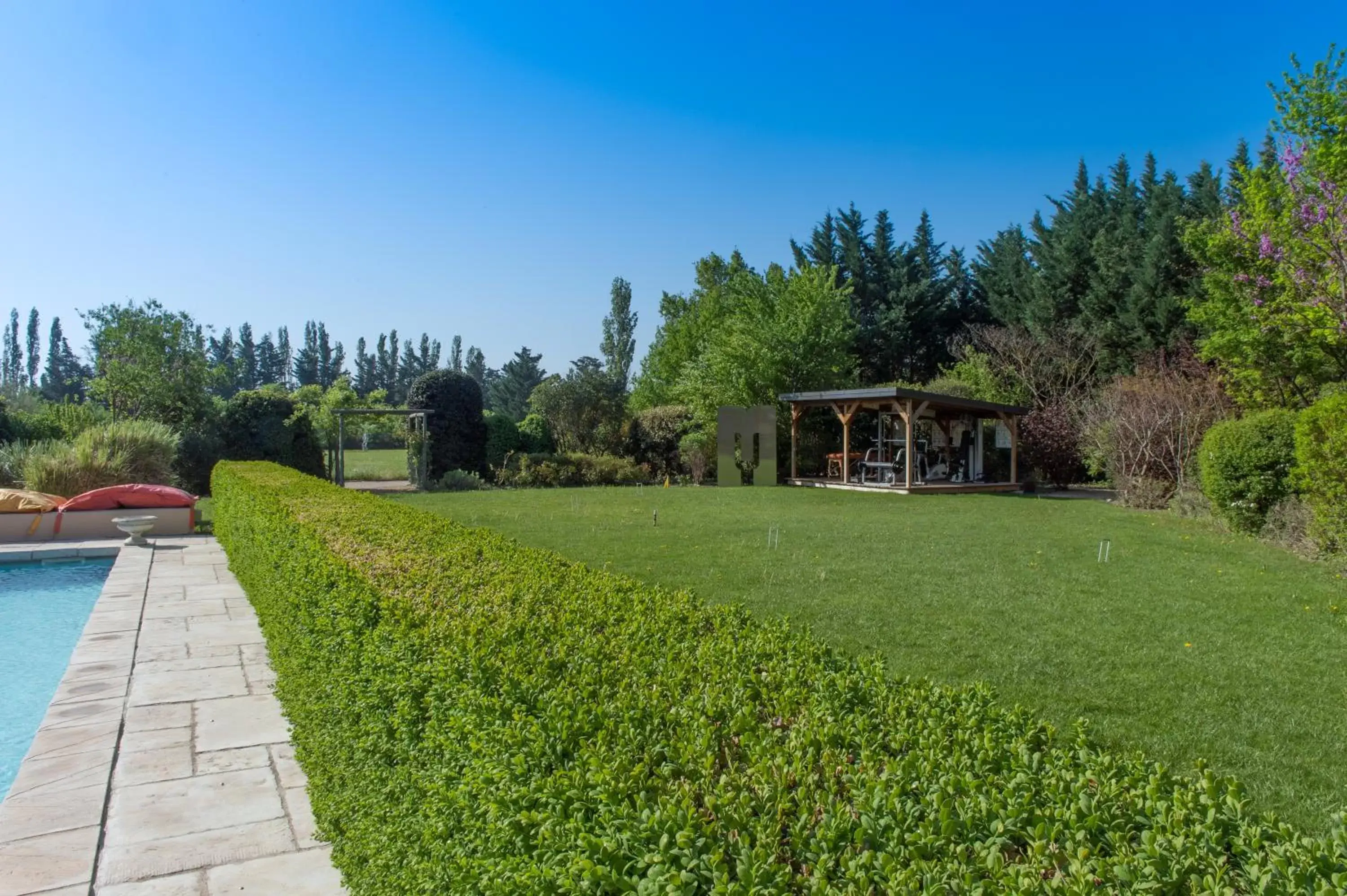 Garden in Les Carmes and spa