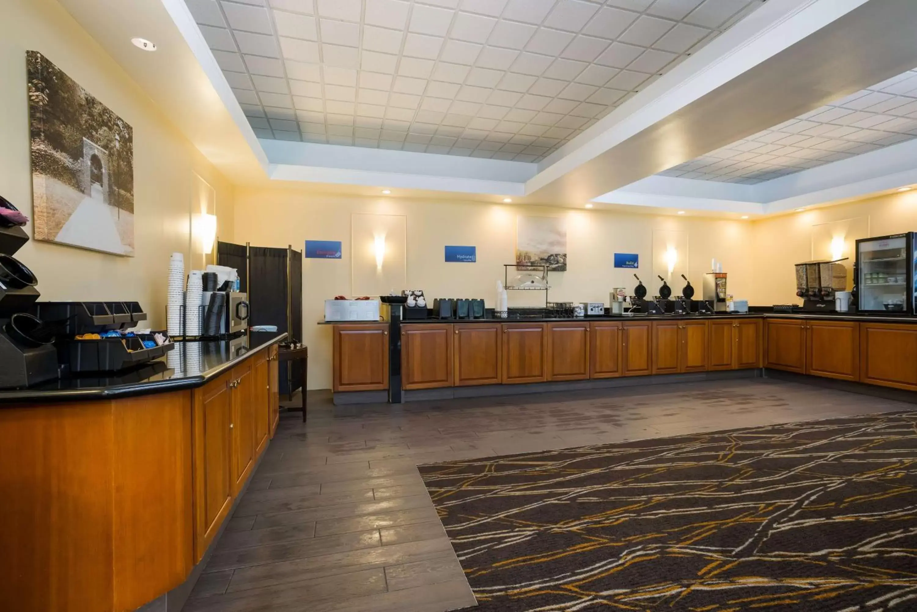 Breakfast, Restaurant/Places to Eat in Best Western Grand Victorian Inn