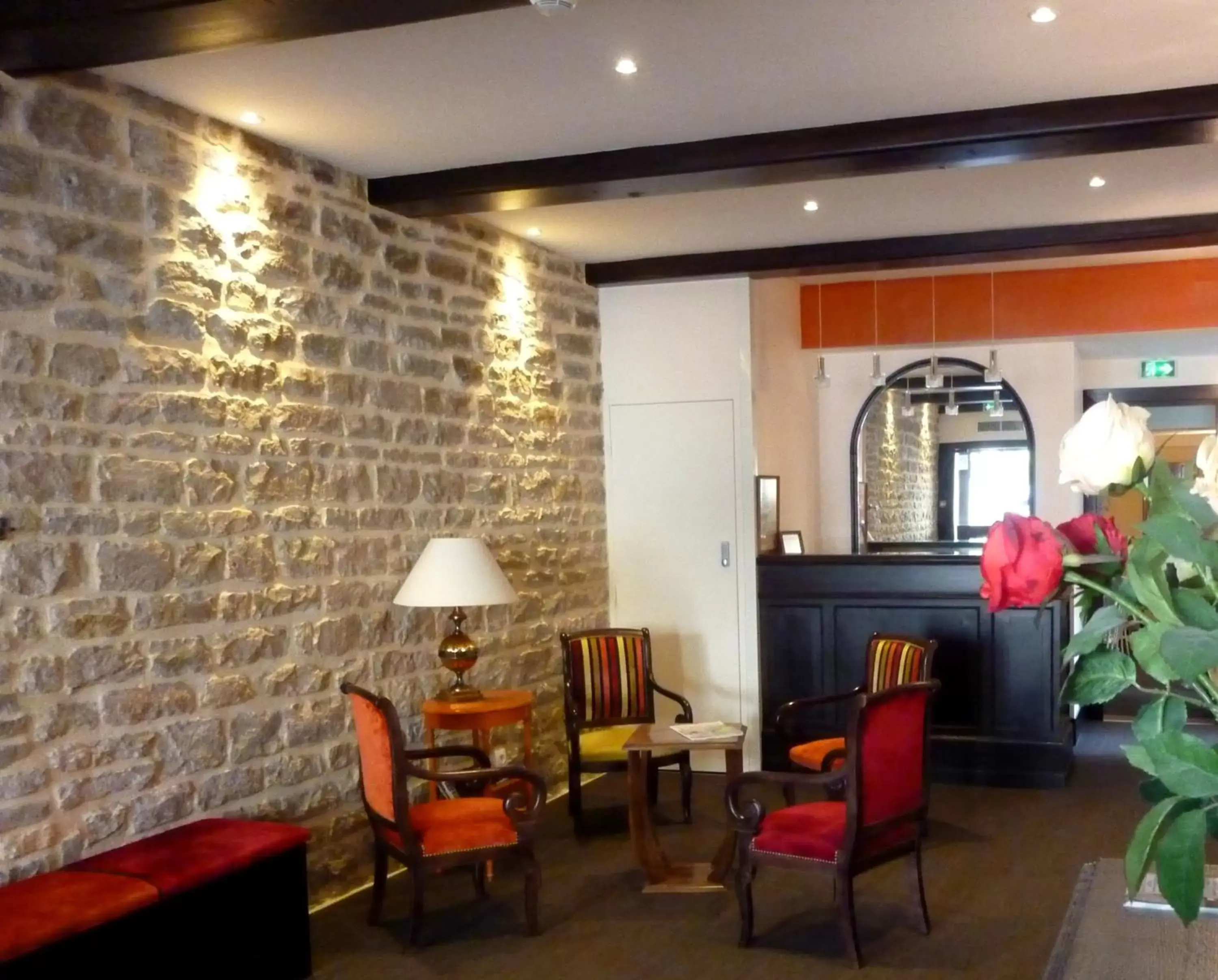 Lobby or reception, Seating Area in Hôtel Montchapet Dijon Centre