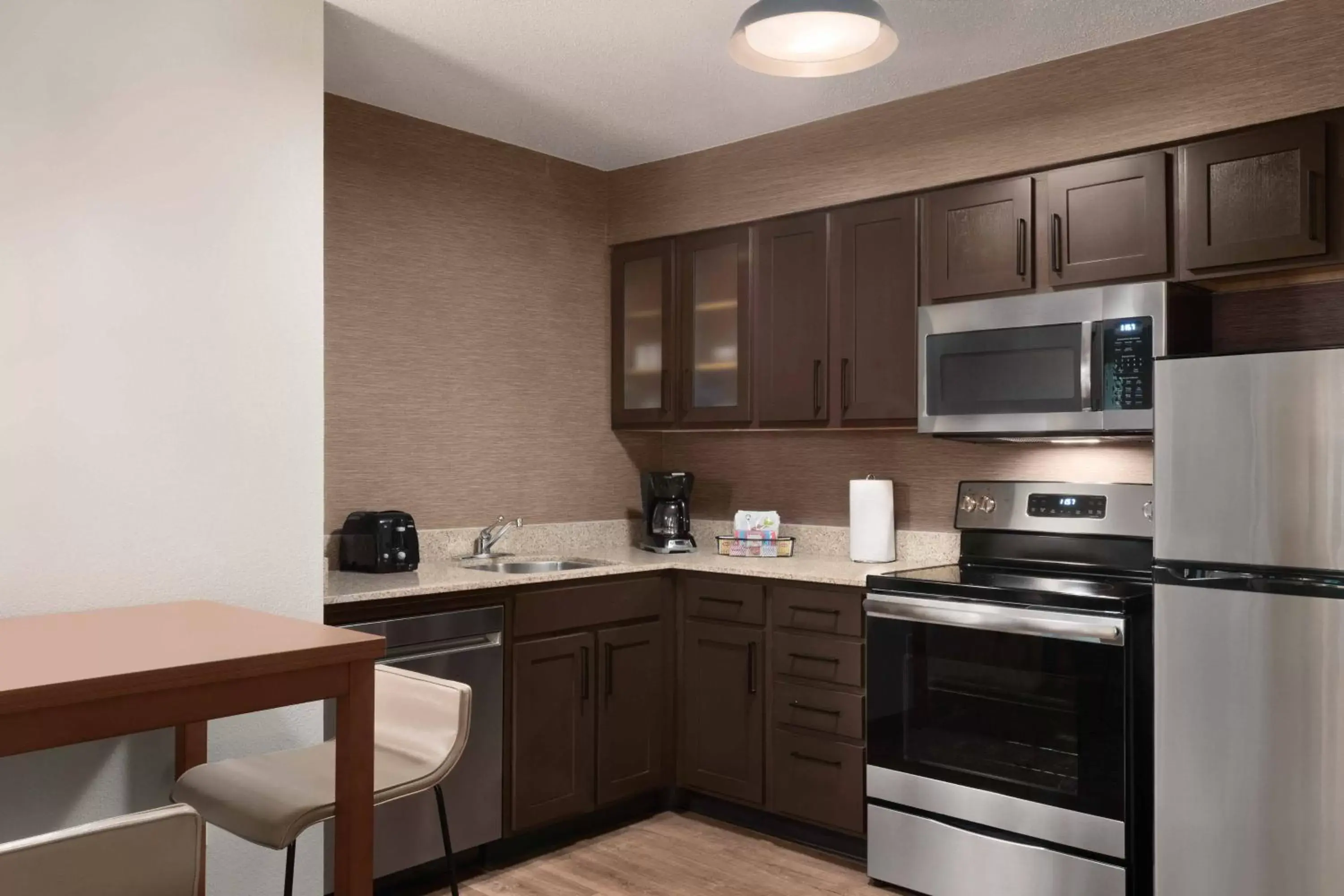 Bedroom, Kitchen/Kitchenette in Residence Inn Houston The Woodlands/Market Street