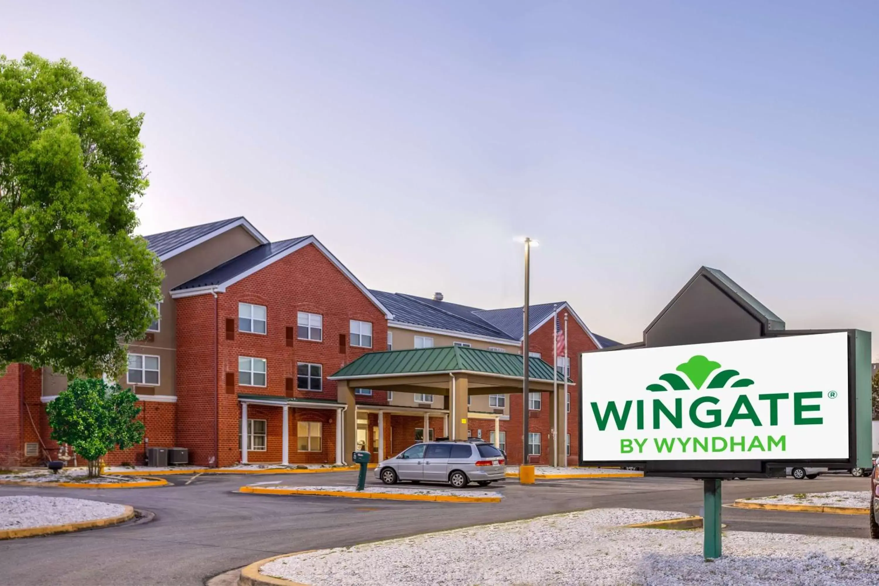 Property Building in Wingate by Wyndham Waldorf - Washington DC Area