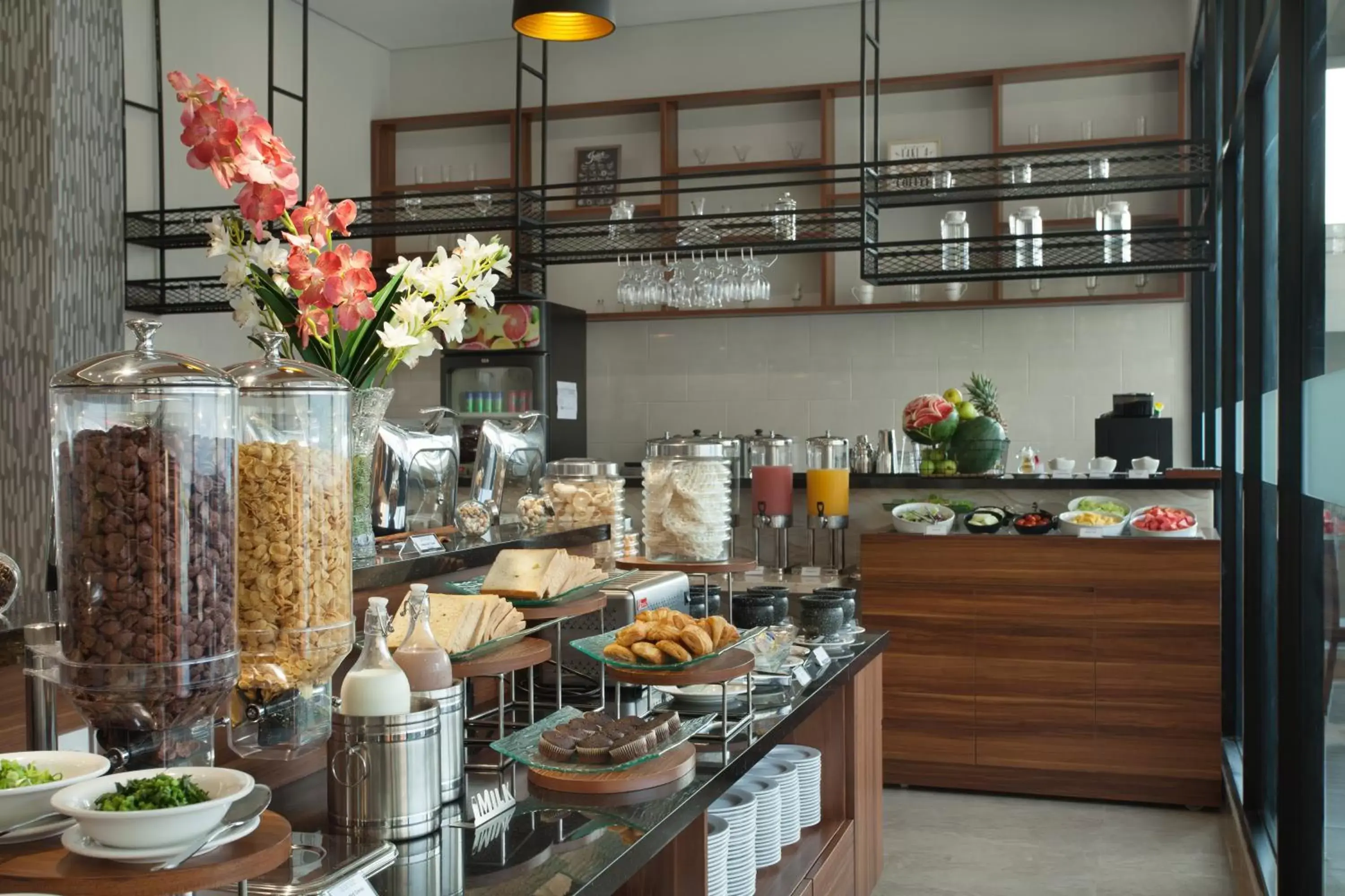 Restaurant/places to eat in favehotel Hasyim Ashari Tangerang Restaurant/places to eat in favehotel Hasyim Ashari Tangerang