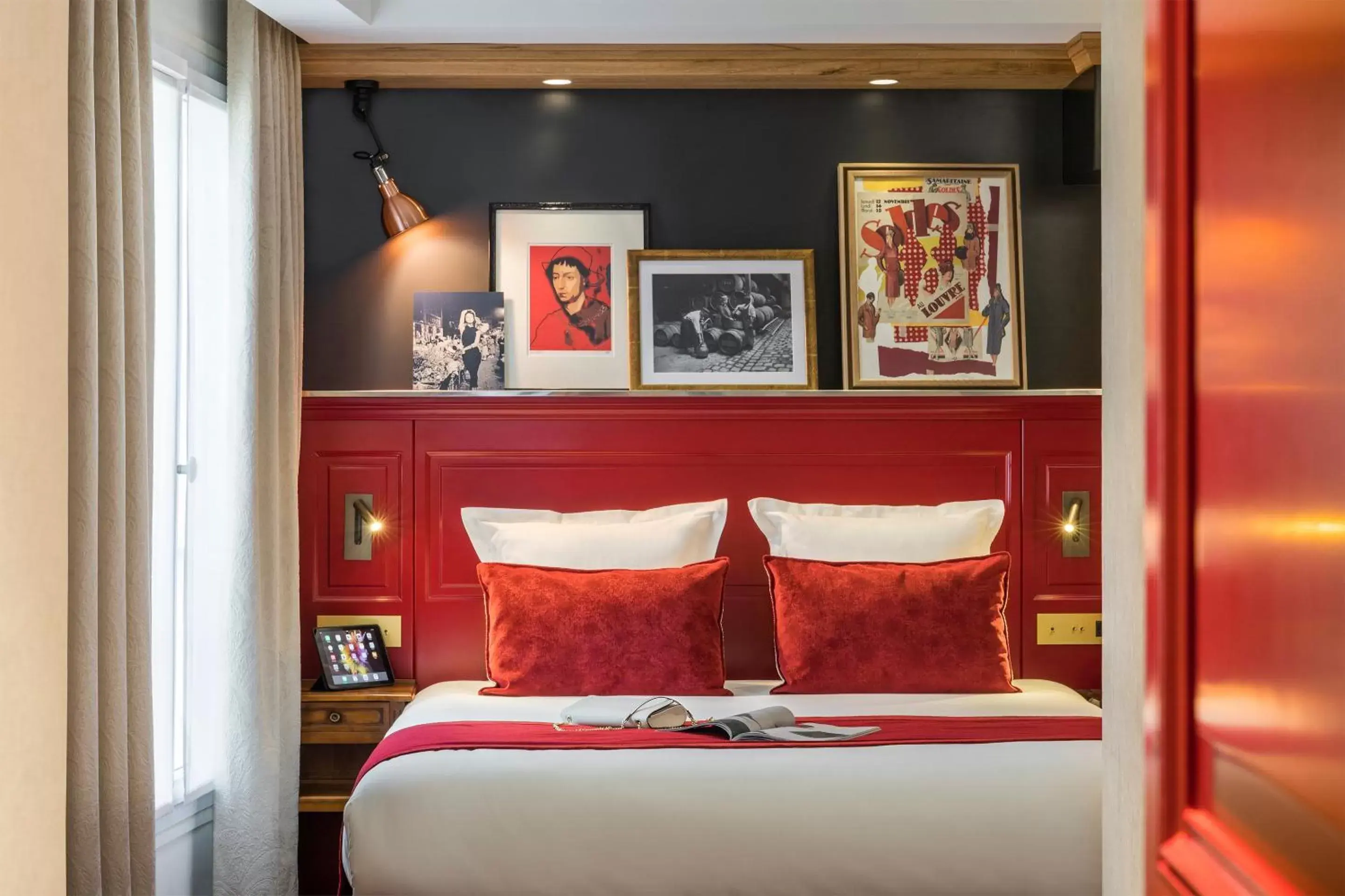 Bedroom in Hotel Ducs de Bourgogne