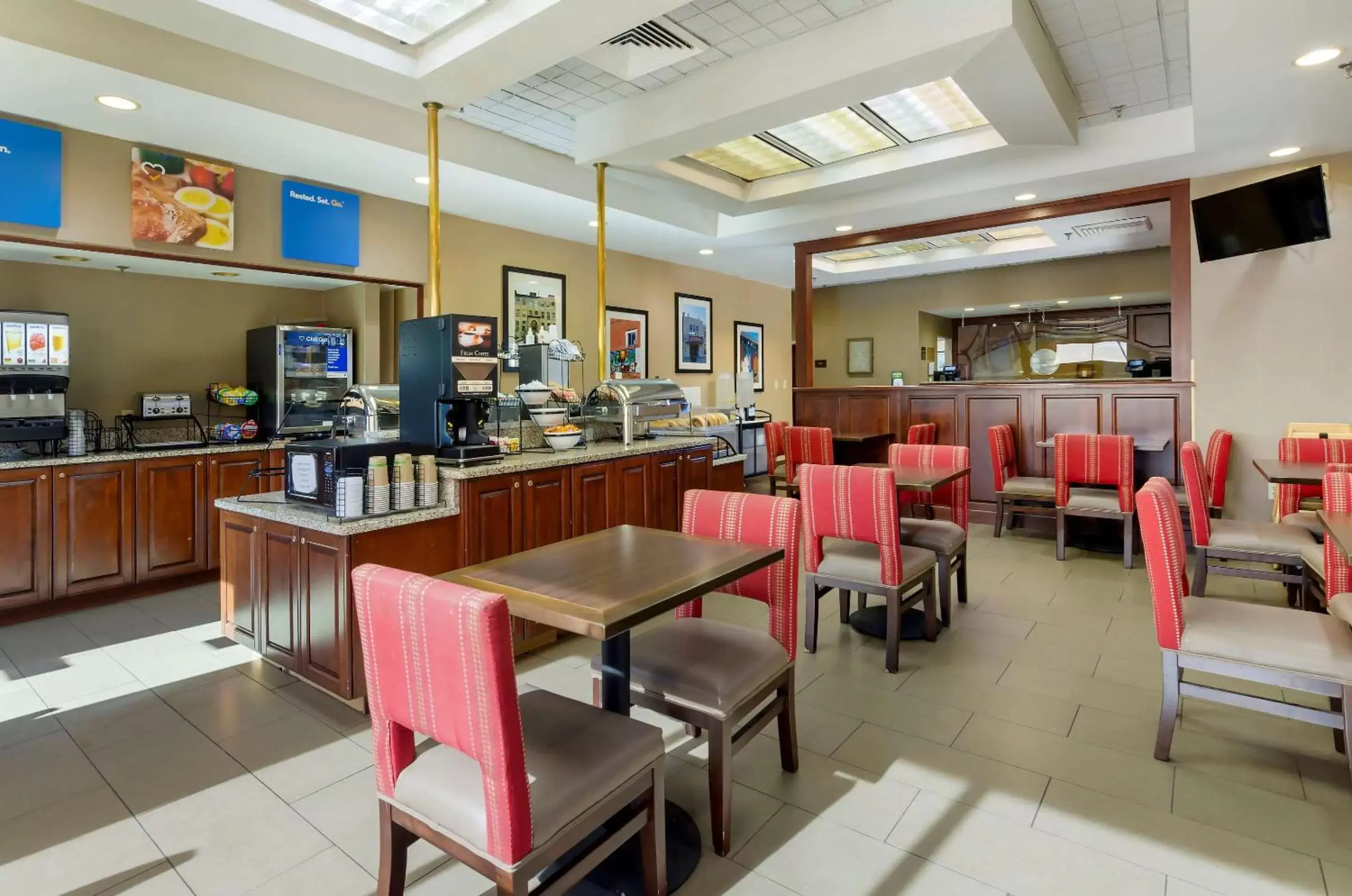 Breakfast, Restaurant/Places to Eat in Comfort Inn Blacksburg University Area