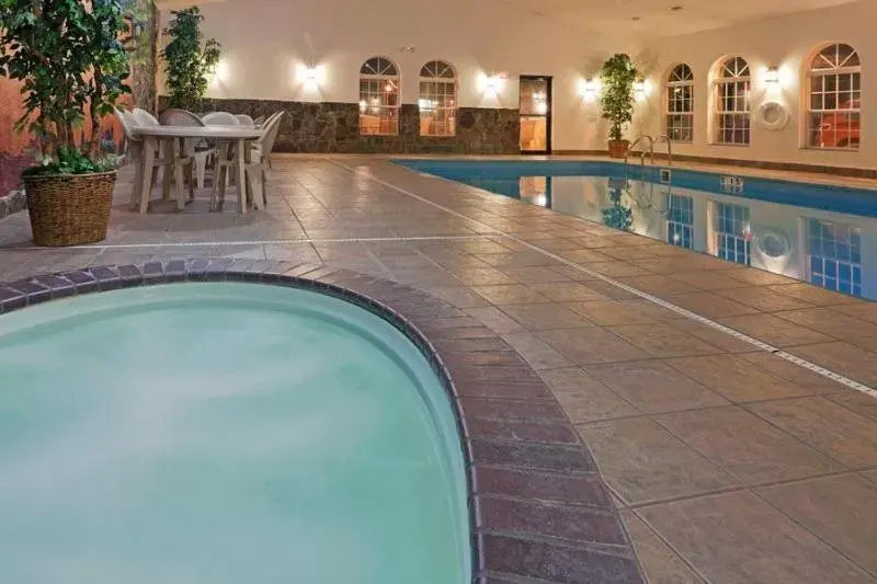 Swimming Pool in Comfort Inn & Suites Mt Rushmore
