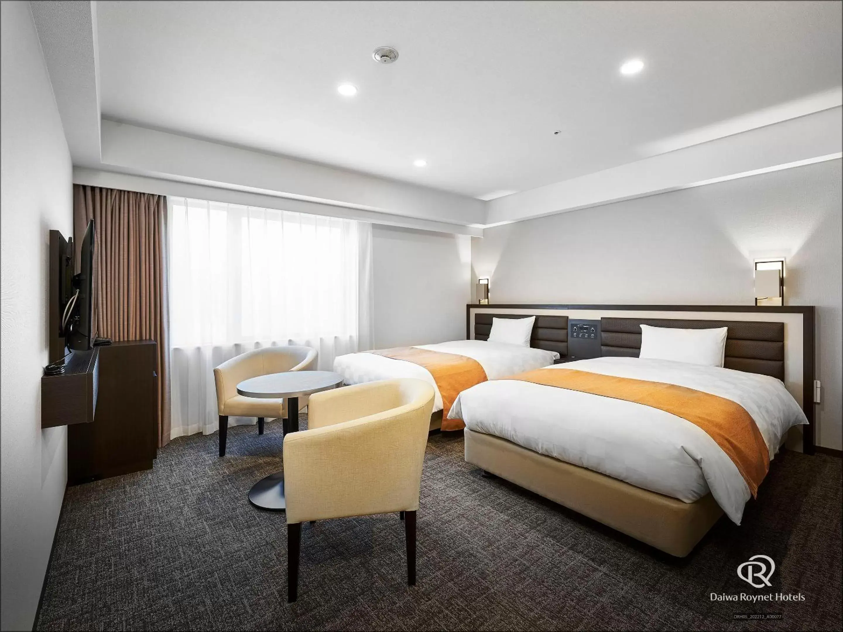 Photo of the whole room, Bed in Daiwa Roynet Hotel Osaka-Kitahama
