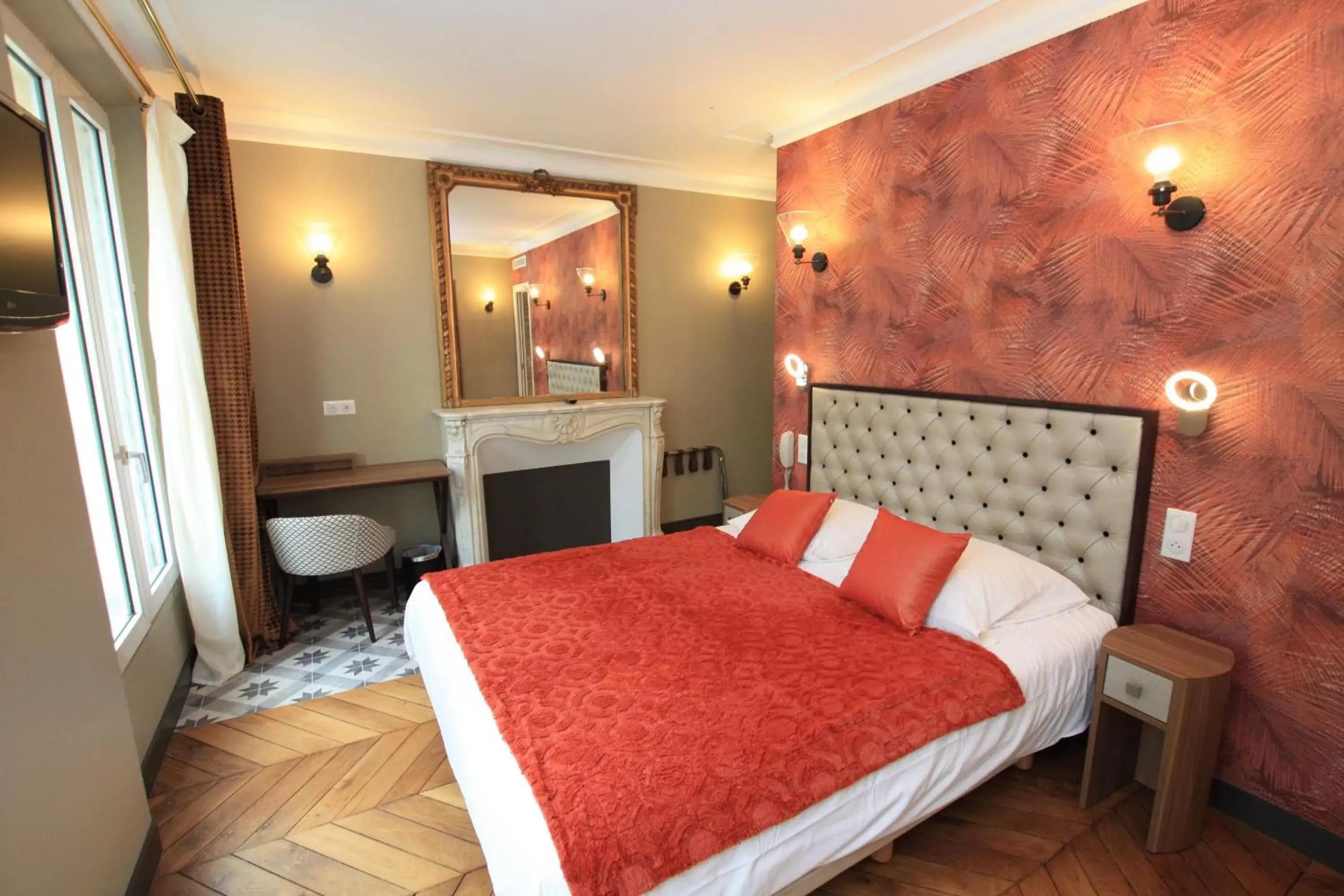 Bedroom, Room Photo in Excelsior Batignolles