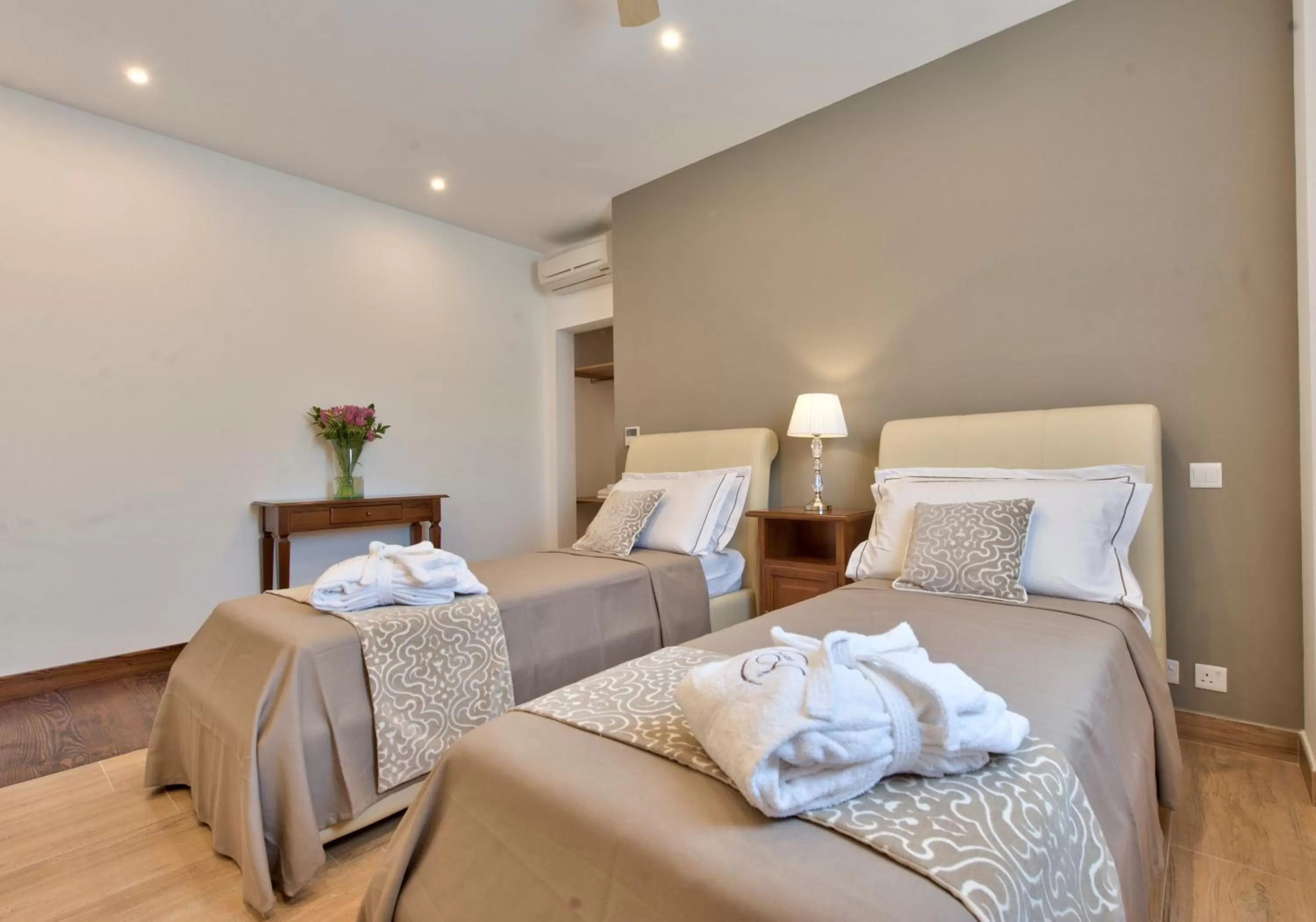 Bedroom, Bed in Palazzo Violetta