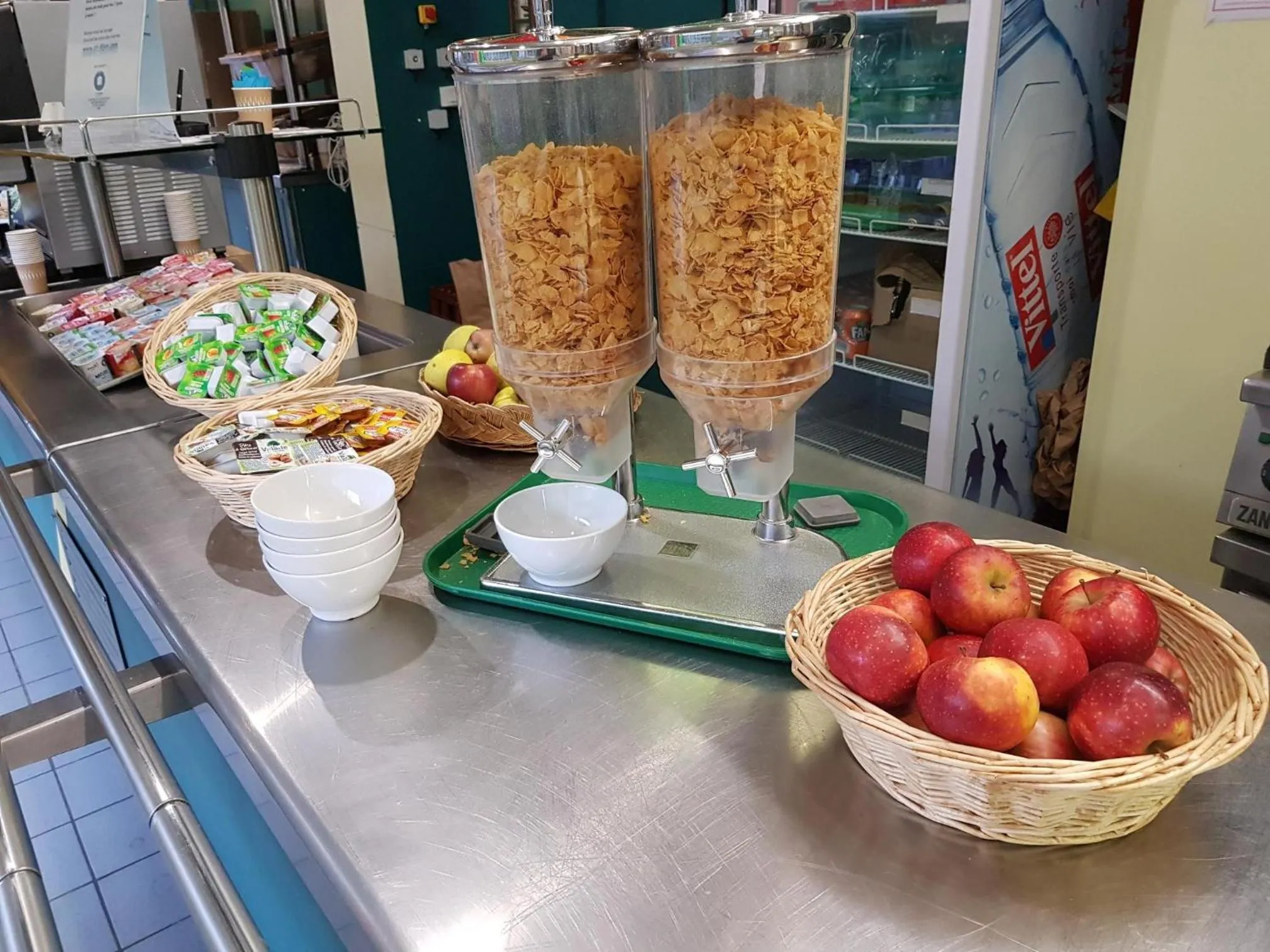 Breakfast in ETHIC ETAPES DIJON Accueil 24h24 et parking gratuit