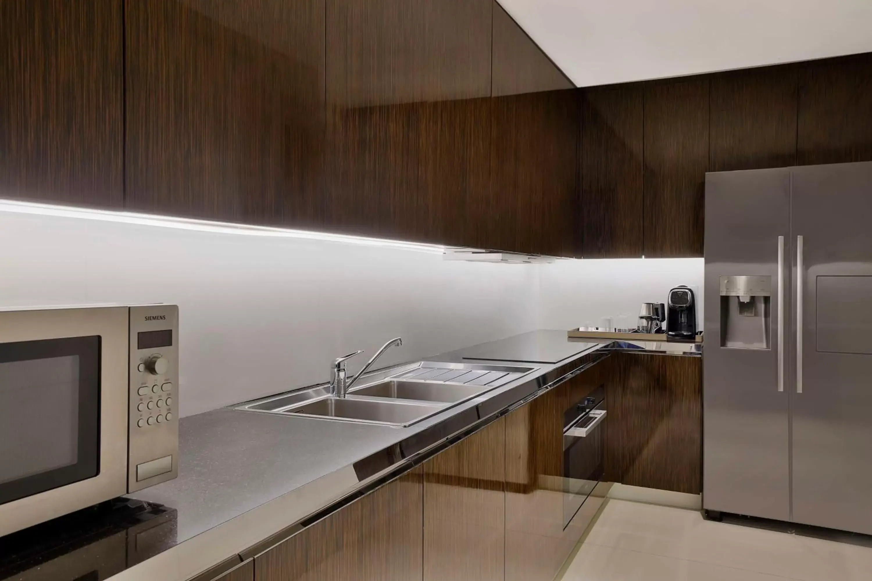 Kitchen or kitchenette, Kitchen/Kitchenette in Hilton Dubai Palm Jumeirah