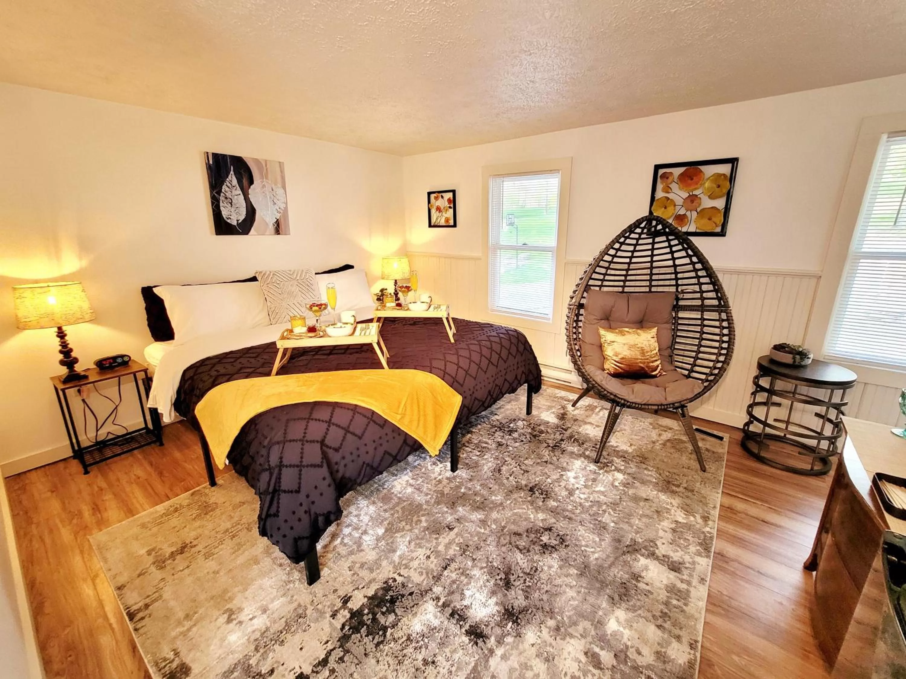 Bed in Pump House Inn & Spa