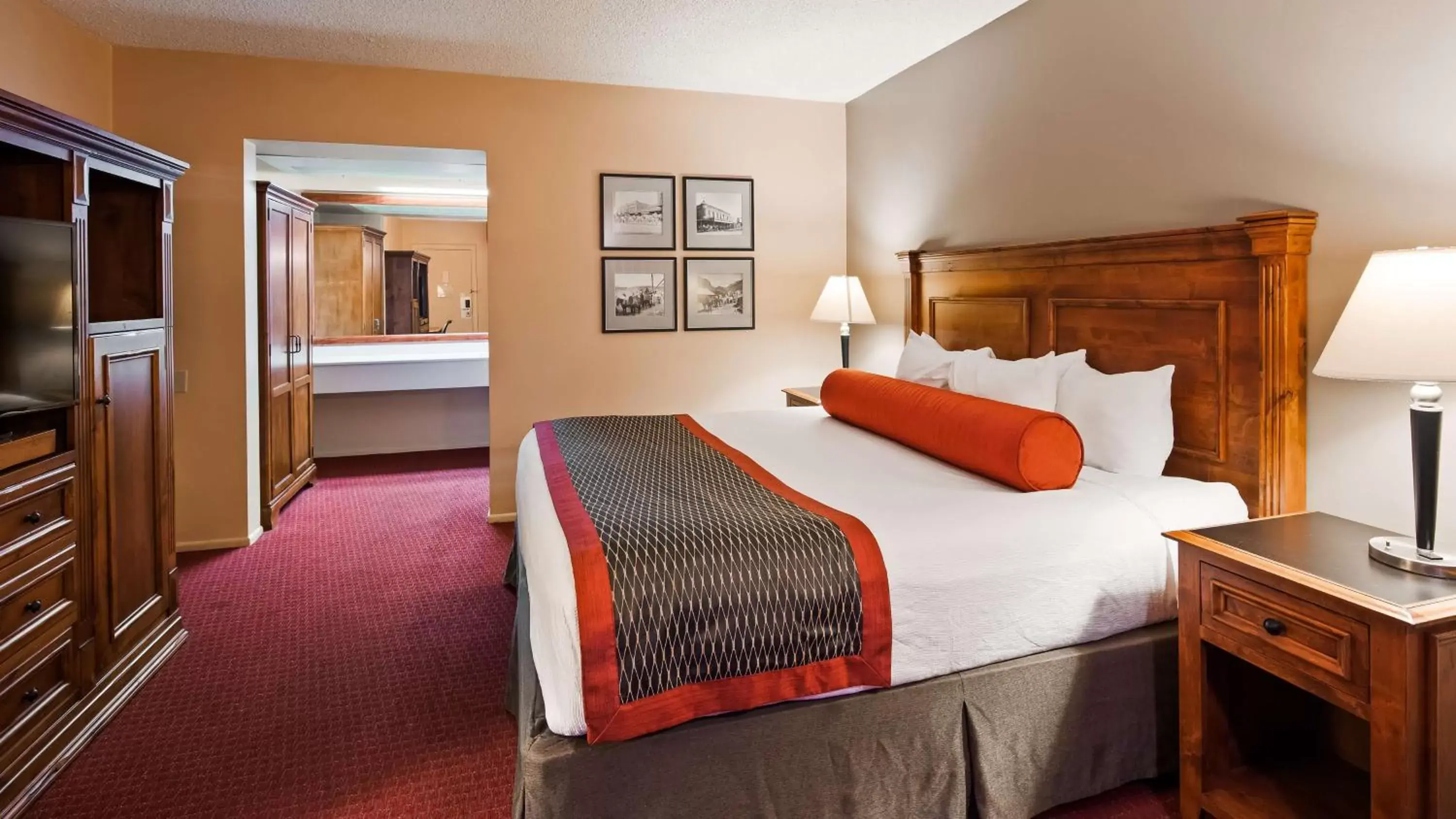 Photo of the whole room, Bed in Best Western Plus King's Inn and Suites