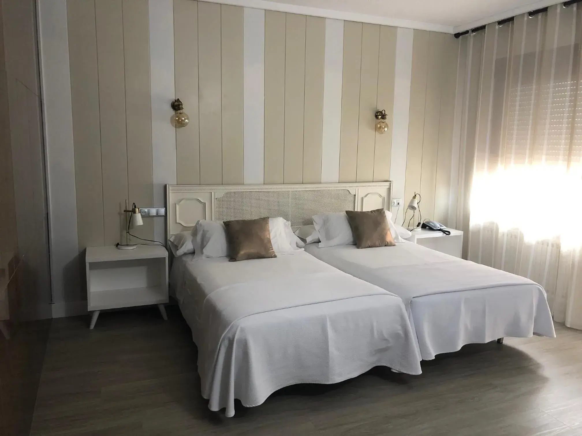 Photo of the whole room, Bed in Hotel Marqués de Santillana