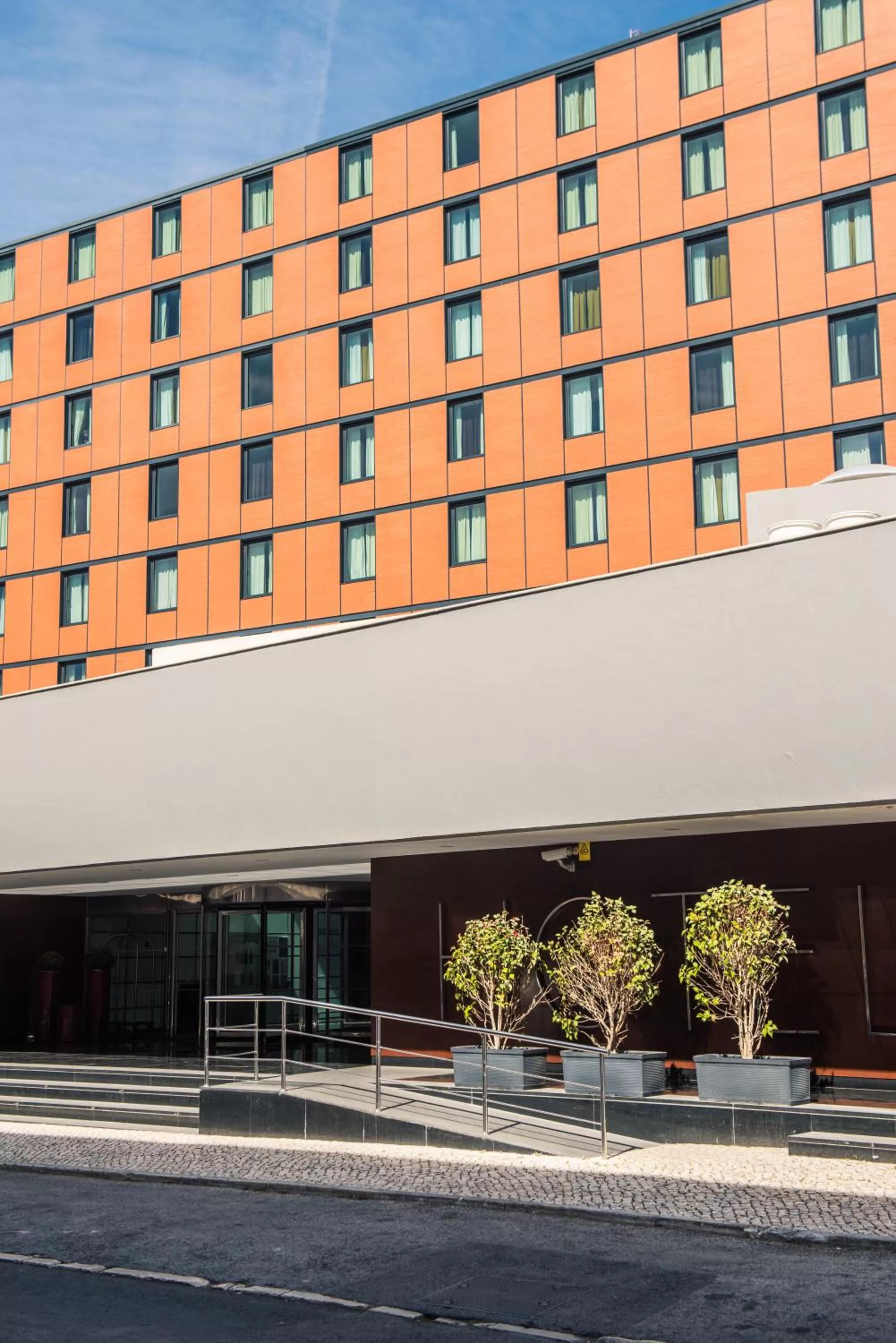 Facade/entrance in Vila Gale Opera